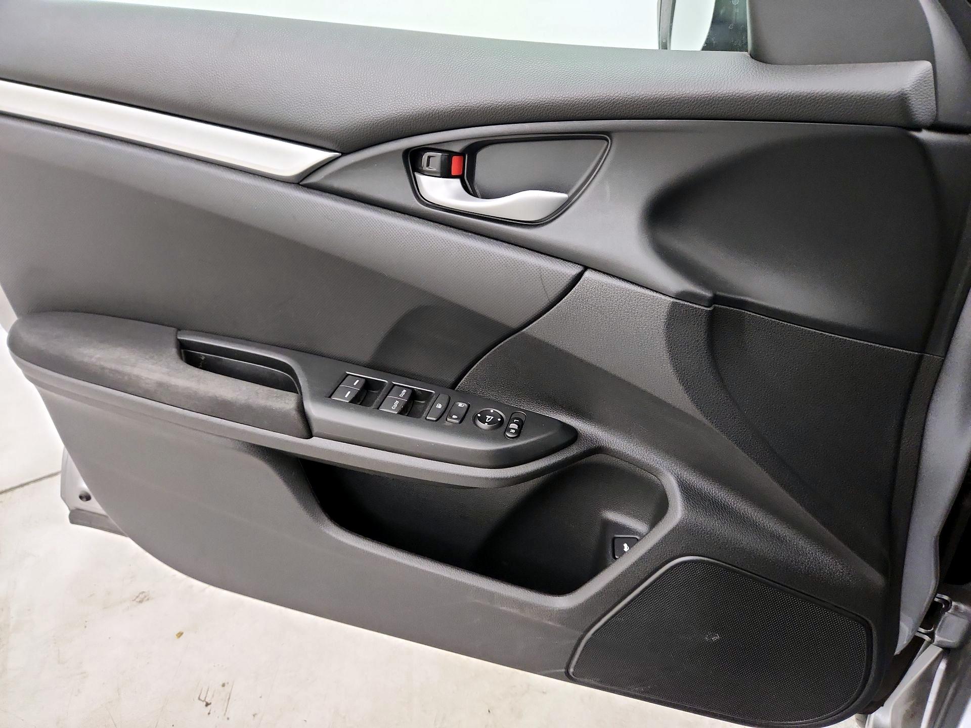 Thumbnail: 2016 Honda Civic - 12