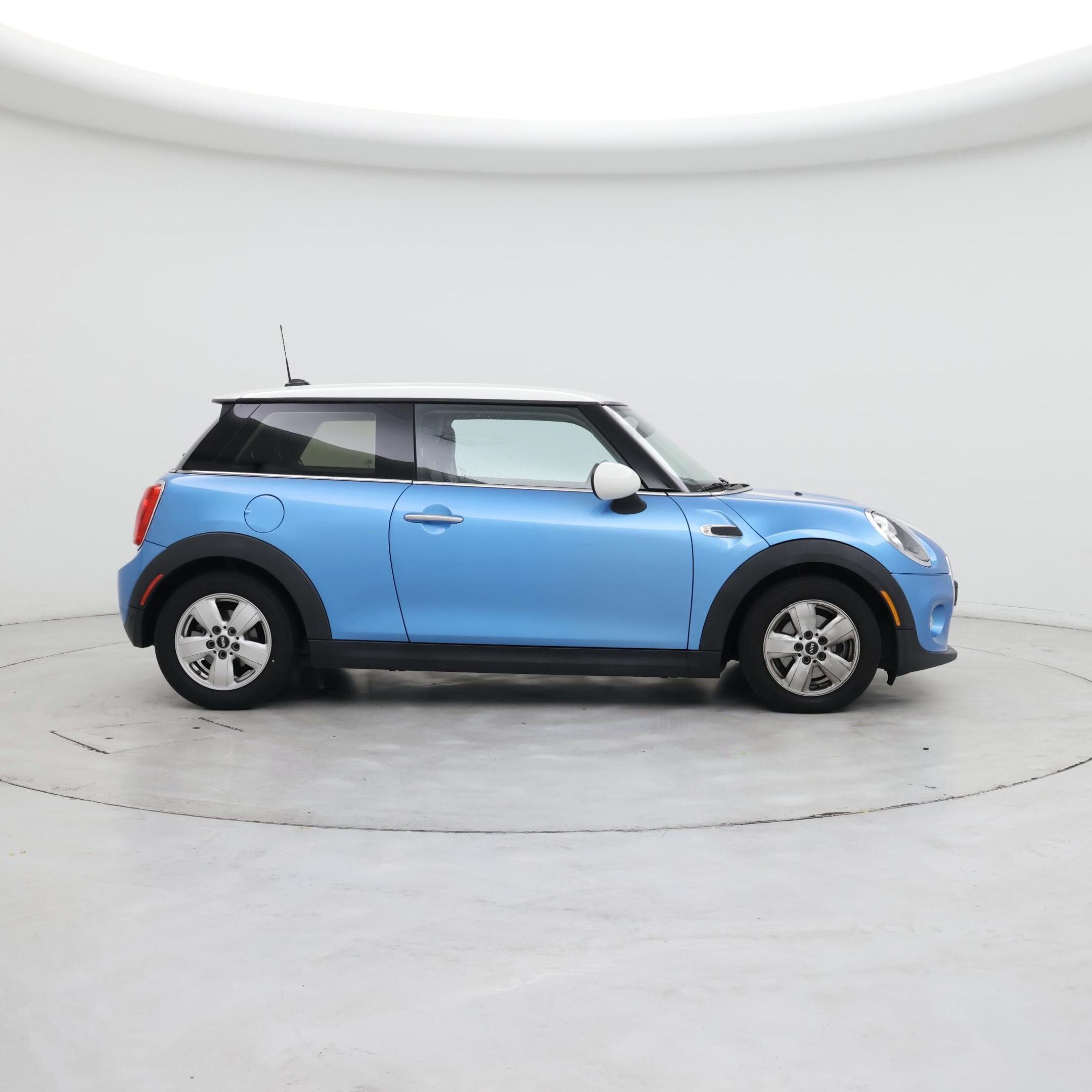 Thumbnail: 2017 MINI Cooper Hardtop - 7