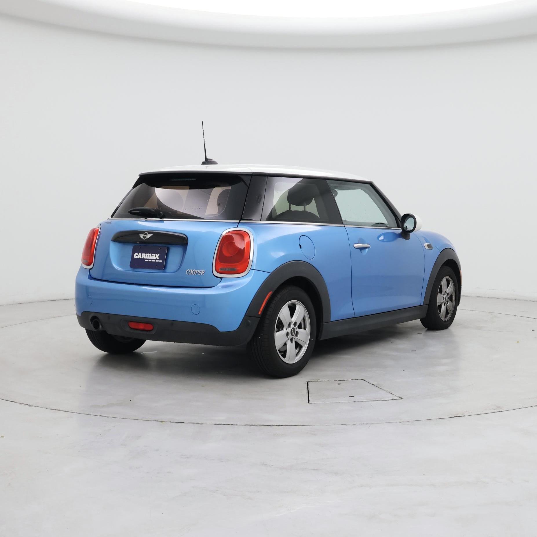 Thumbnail: 2017 MINI Cooper Hardtop - 8