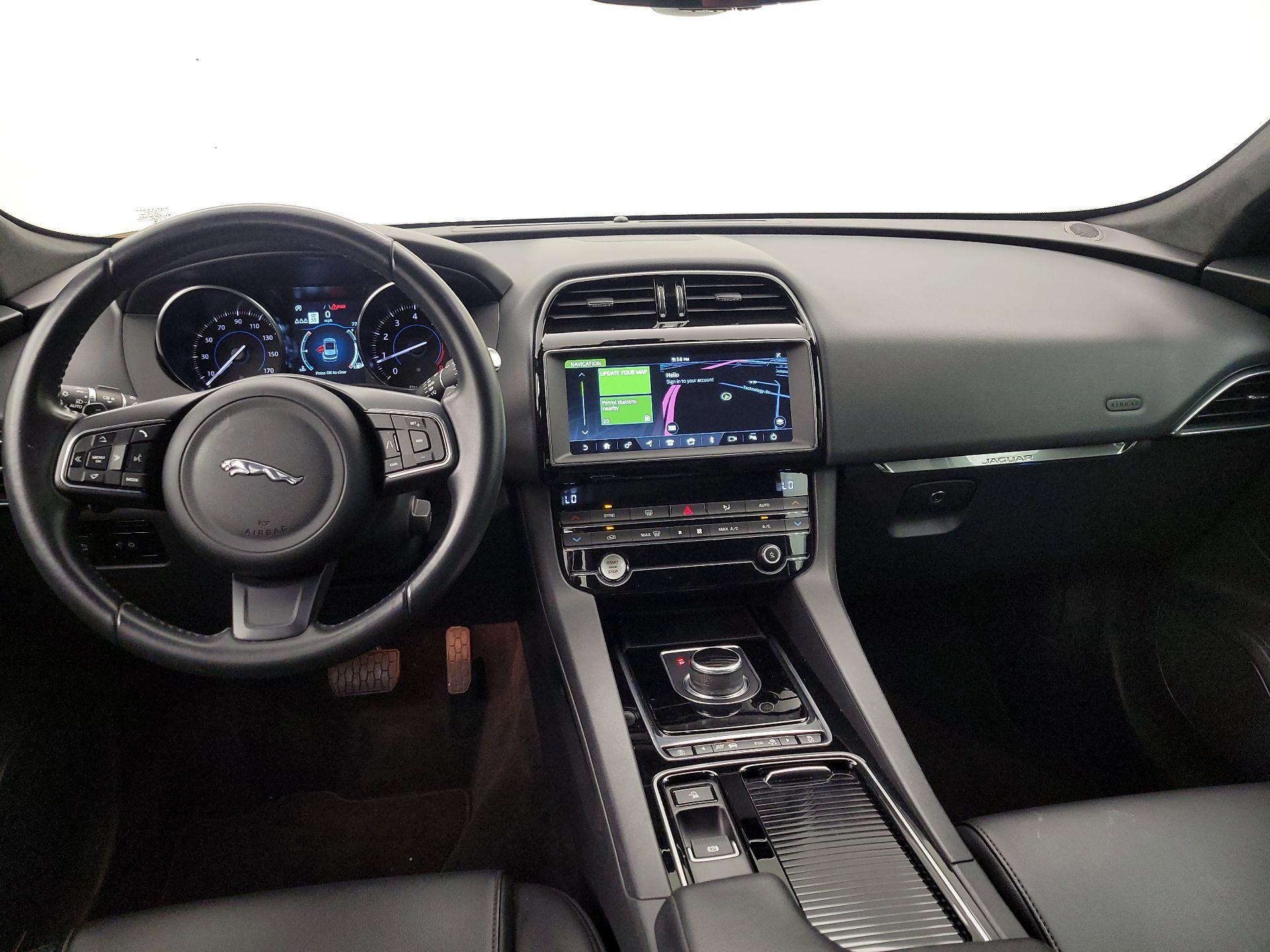 Thumbnail: 2020 Jaguar F-Pace - 9