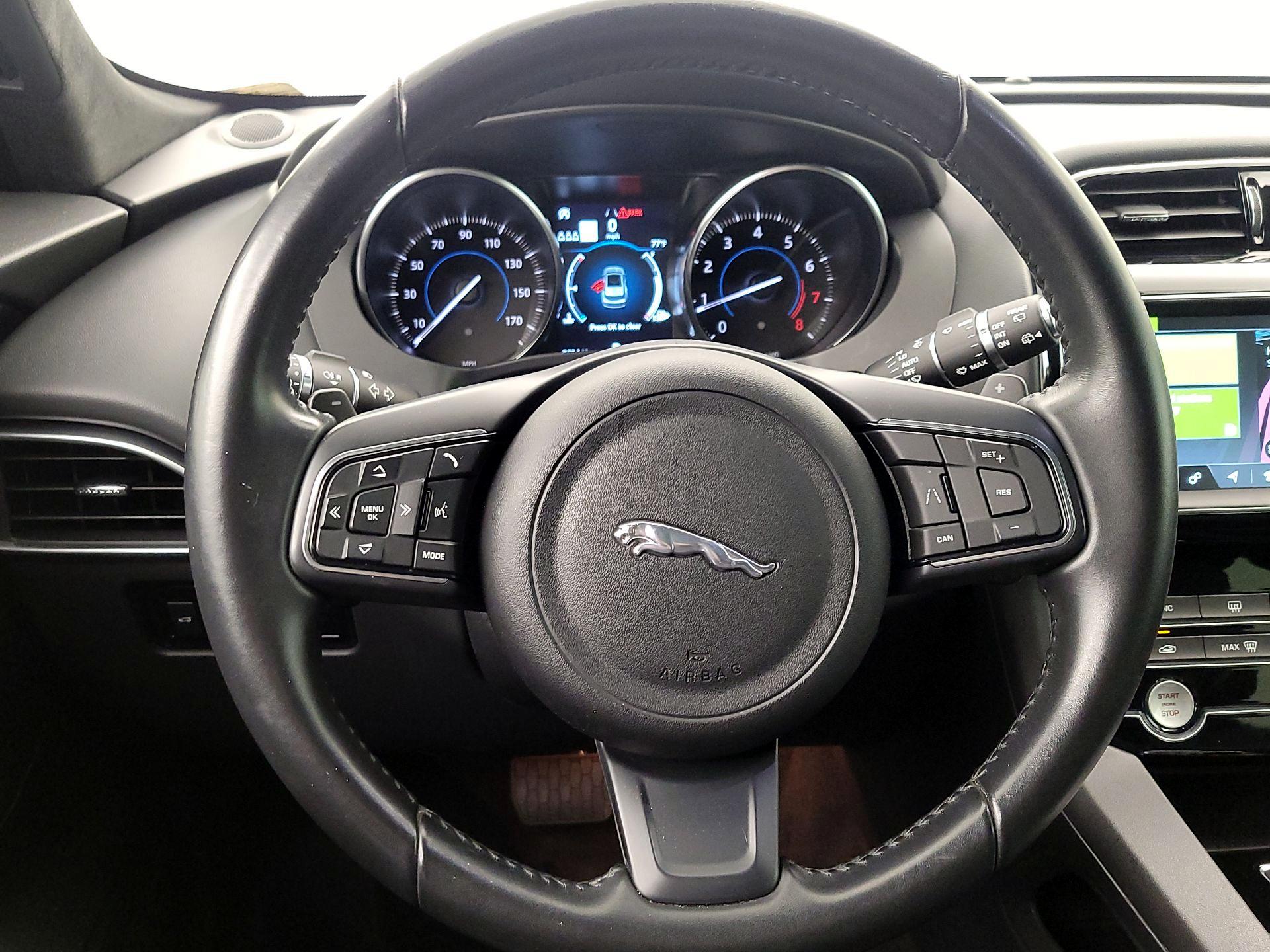 Thumbnail: 2020 Jaguar F-Pace - 10