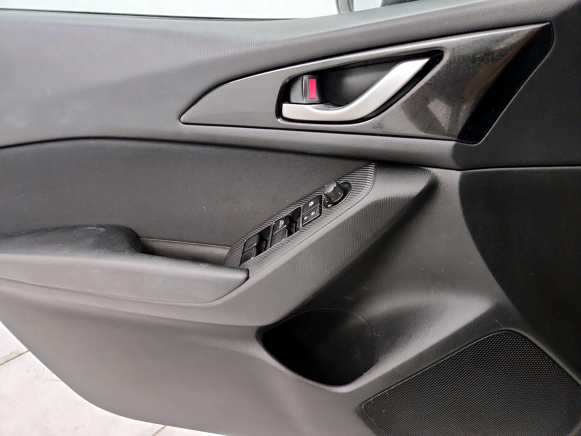 Thumbnail: 2015 Mazda Mazda3 - 12