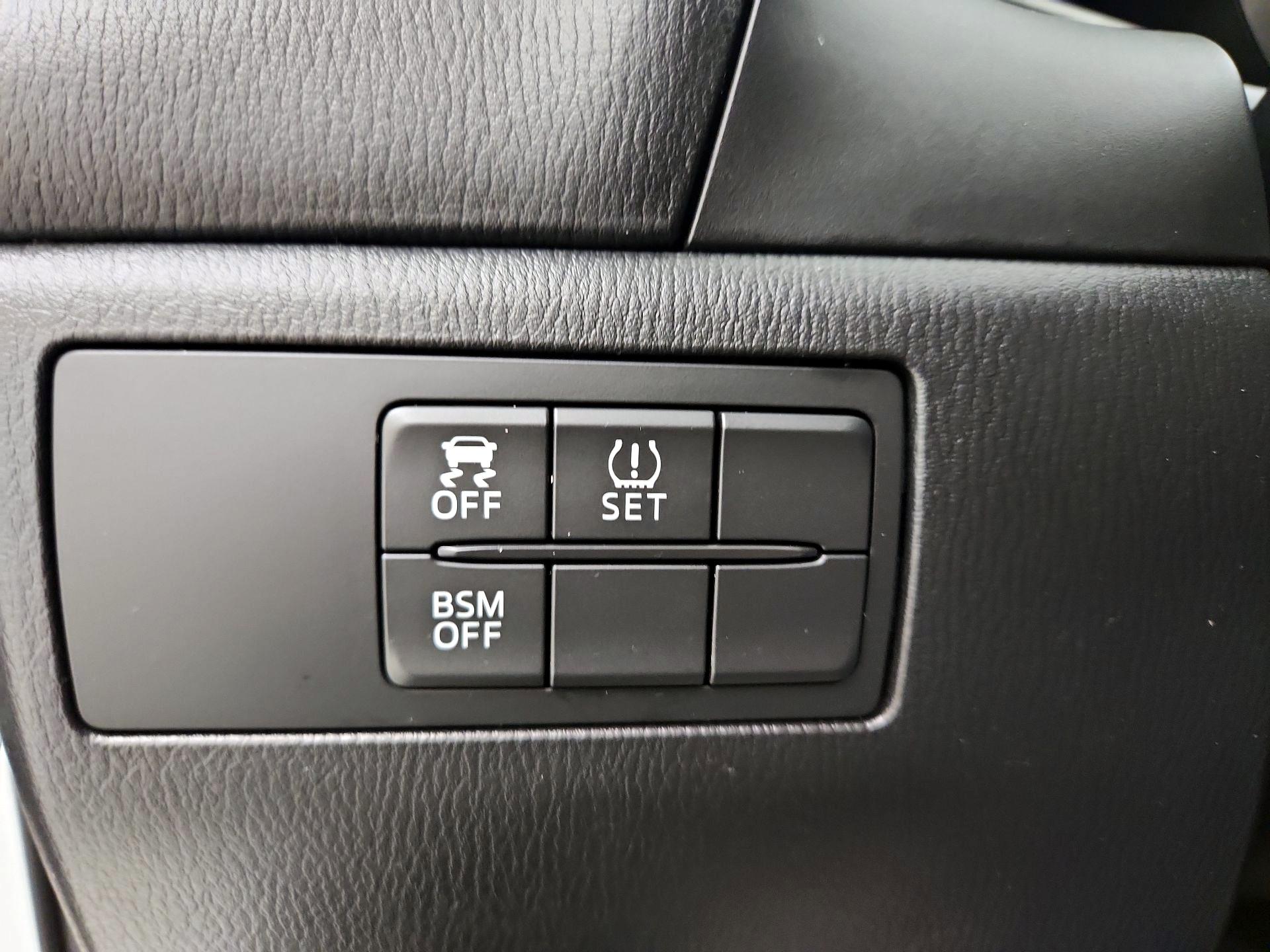 Thumbnail: 2015 Mazda Mazda3 - 13