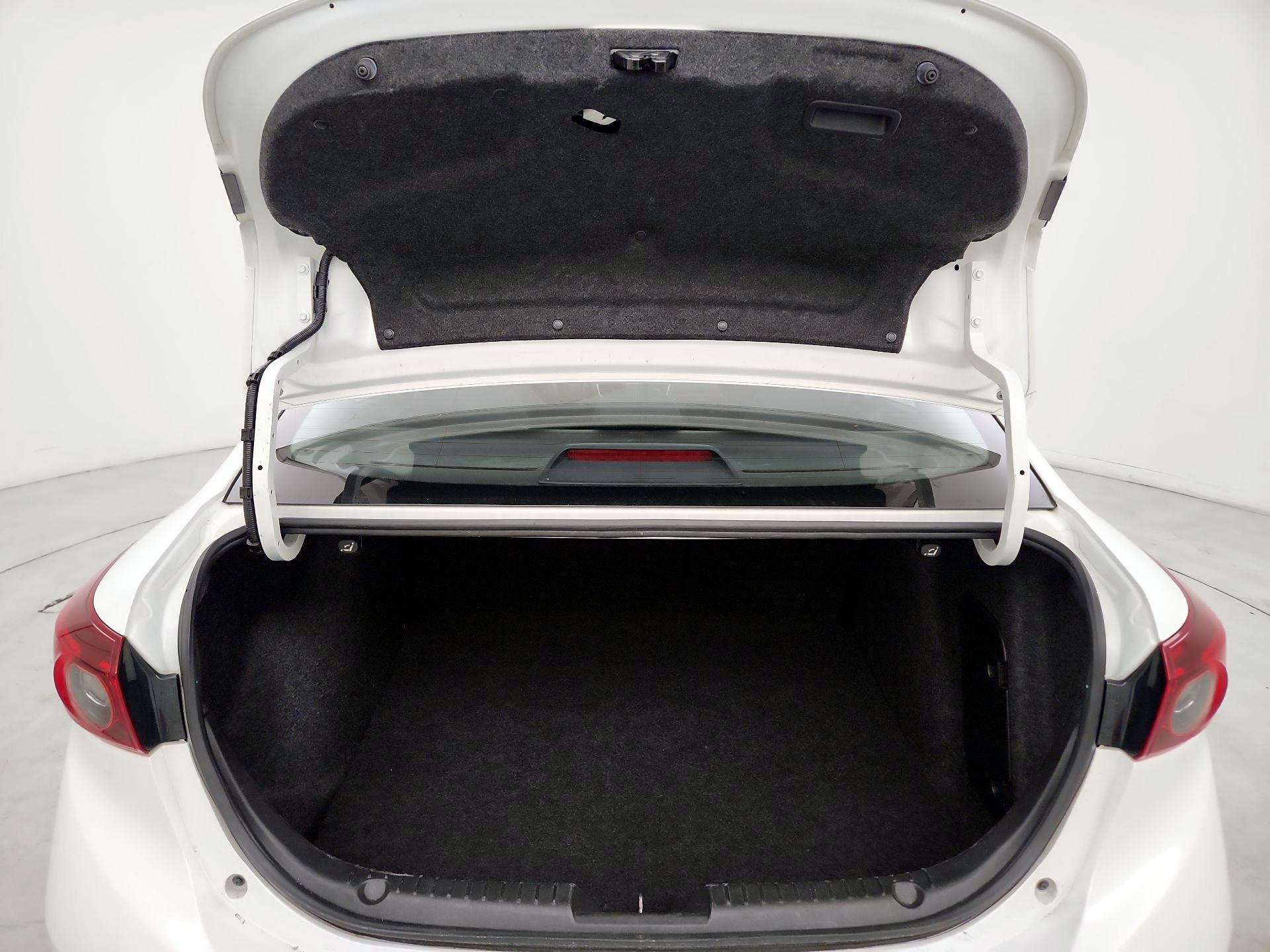 Thumbnail: 2015 Mazda Mazda3 - 20