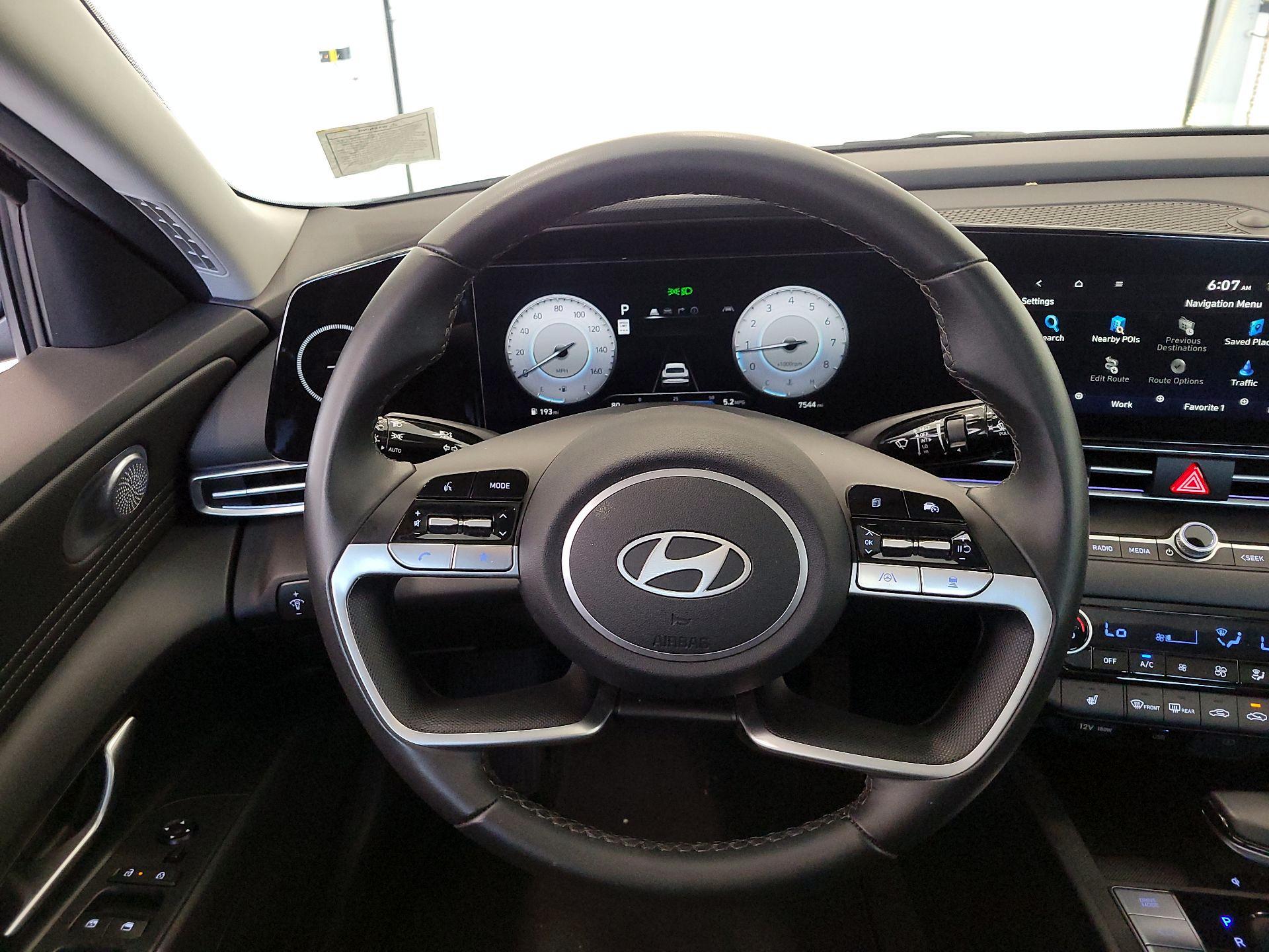 Thumbnail: 2024 Hyundai Elantra - 10