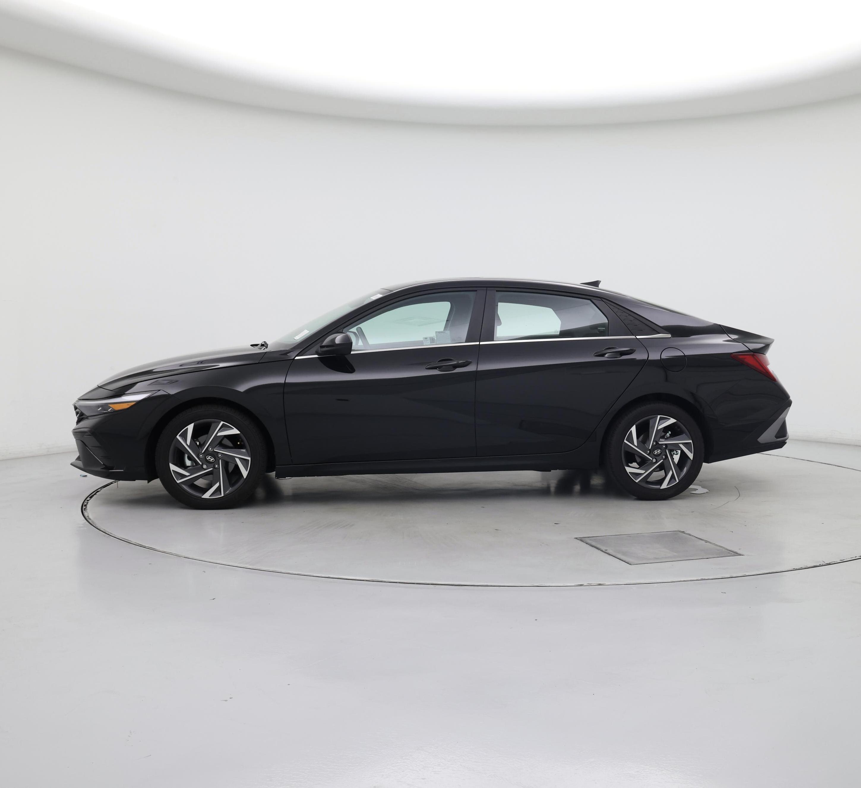 Thumbnail: 2024 Hyundai Elantra - 3