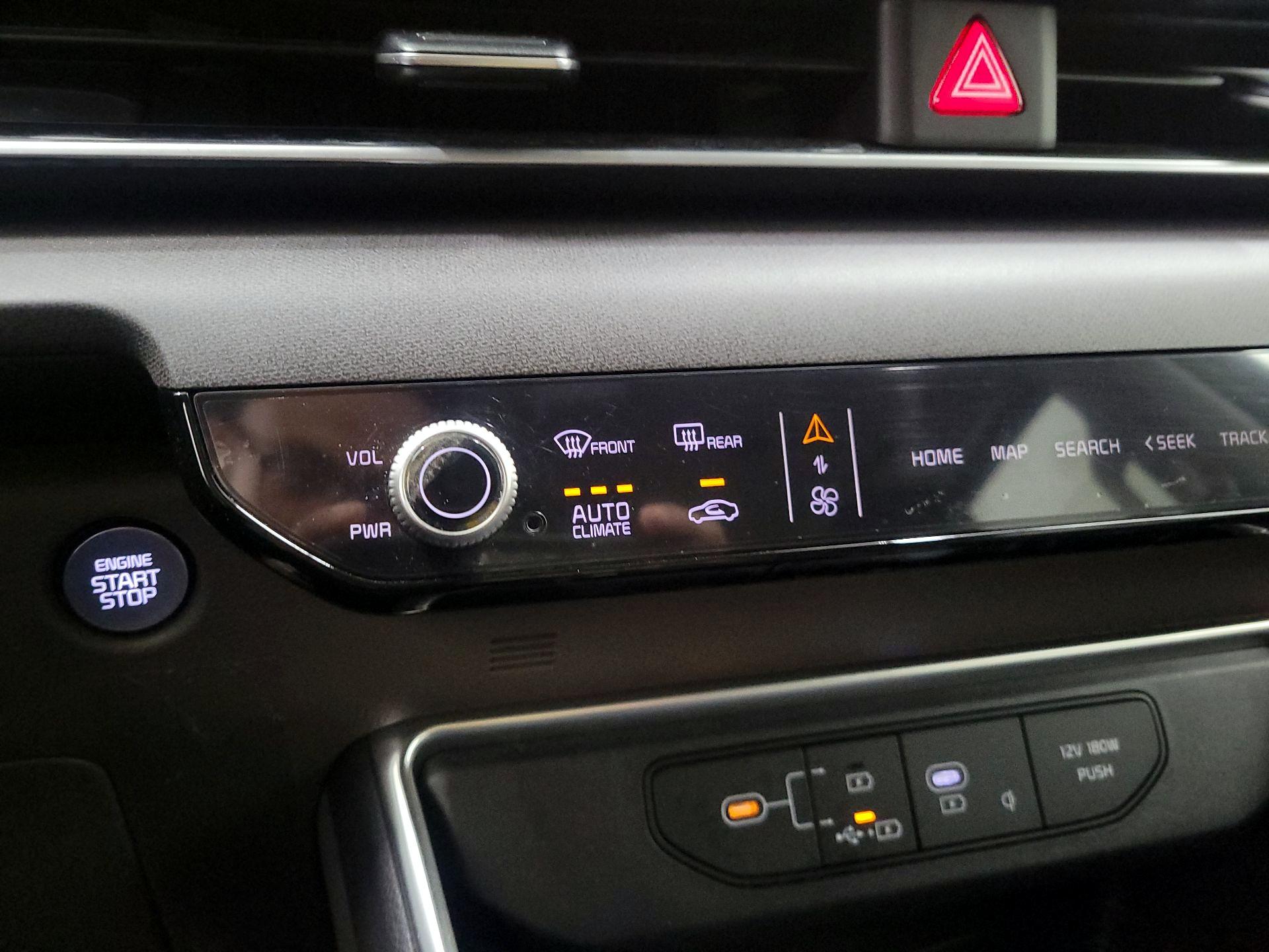 Thumbnail: 2025 Kia Carnival - 17