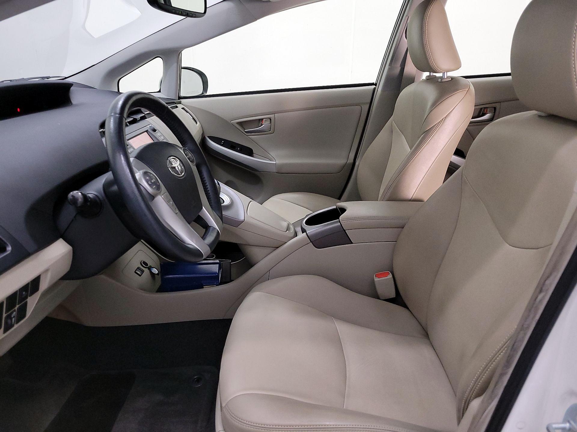 Thumbnail: 2015 Toyota Prius - 11