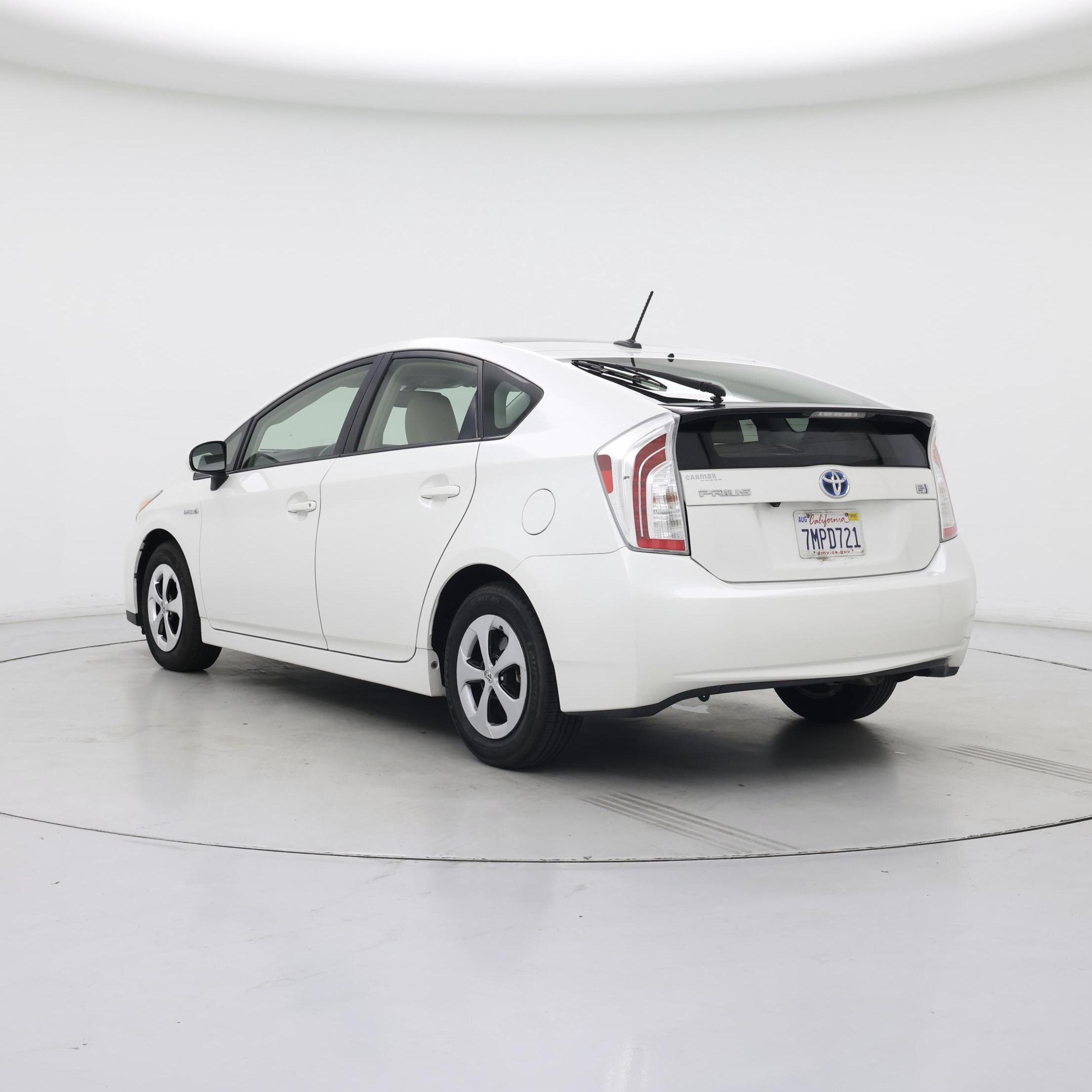 Thumbnail: 2015 Toyota Prius - 2