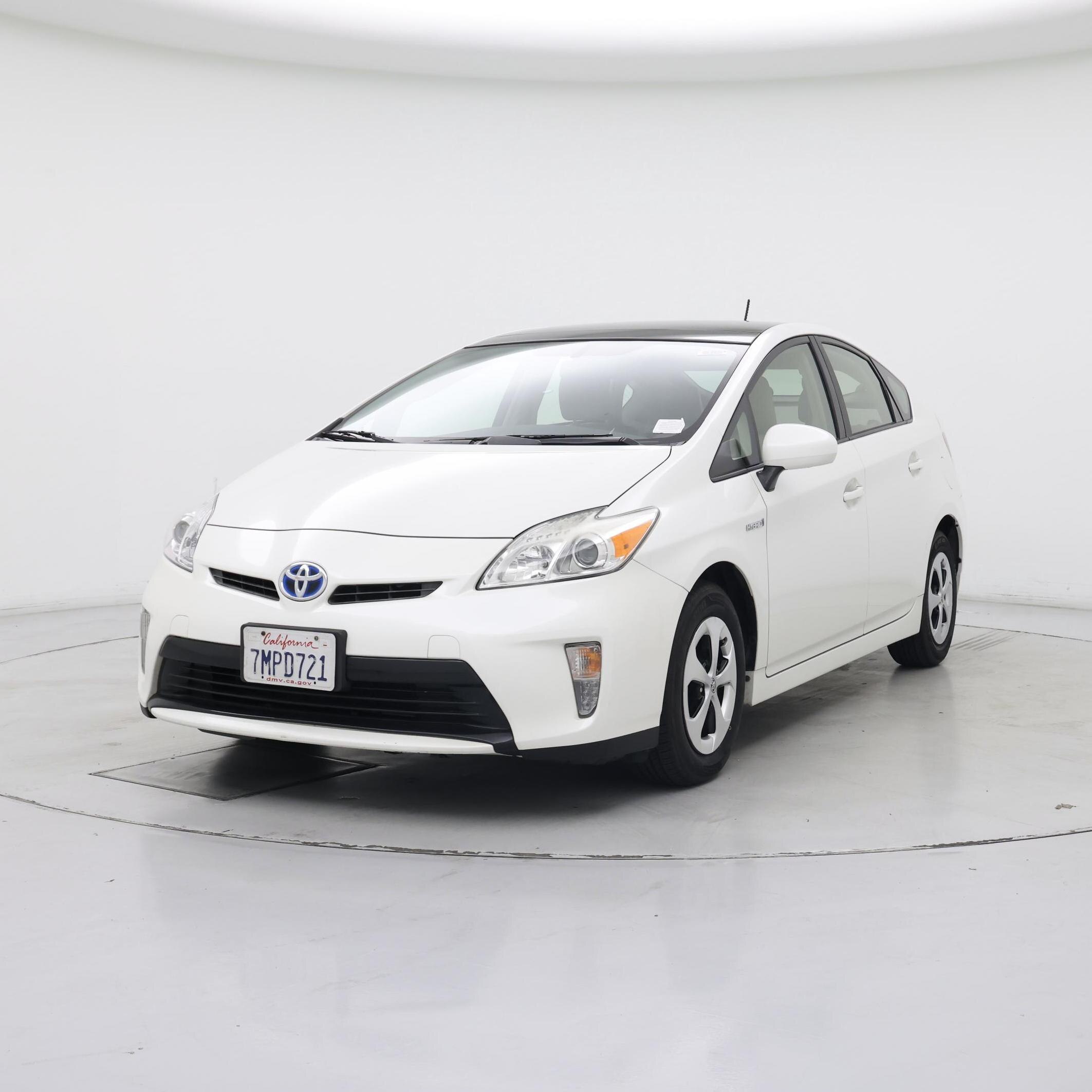 Thumbnail: 2015 Toyota Prius - 4