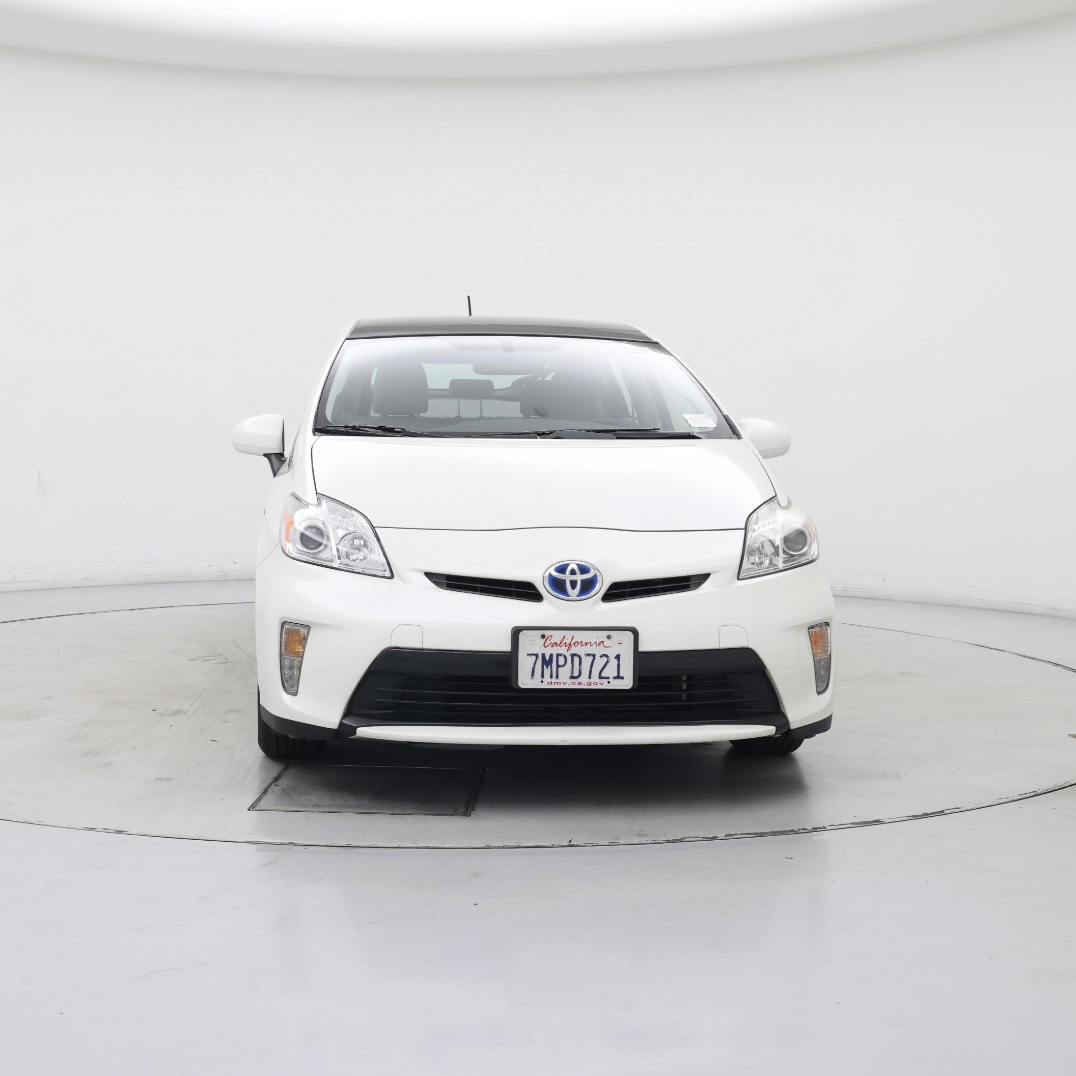 Thumbnail: 2015 Toyota Prius - 5