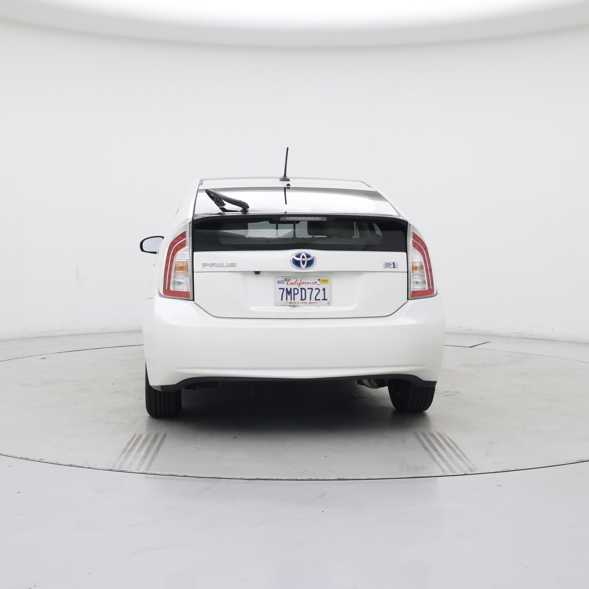 Thumbnail: 2015 Toyota Prius - 6