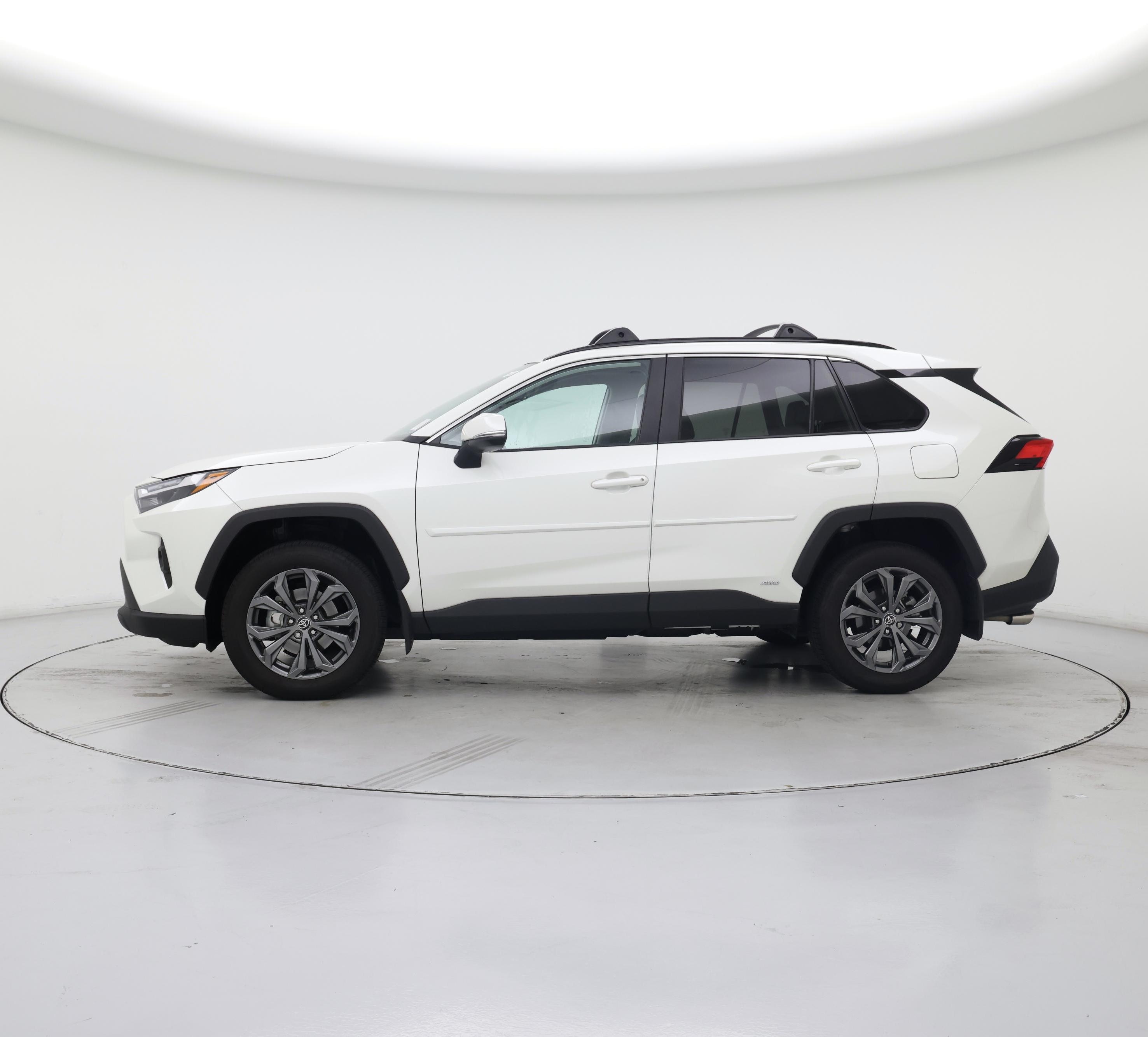 Thumbnail: 2022 Toyota RAV4 - 3