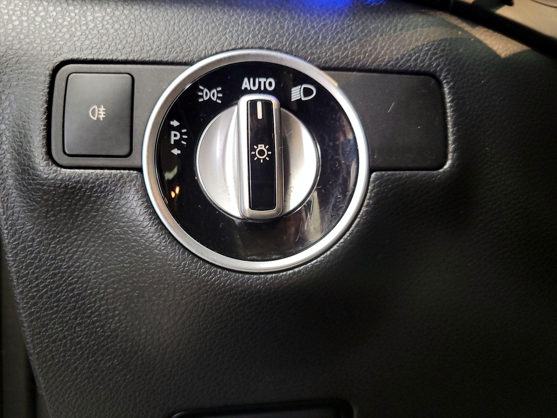 Thumbnail: 2015 Mercedes-Benz B-Class - 13