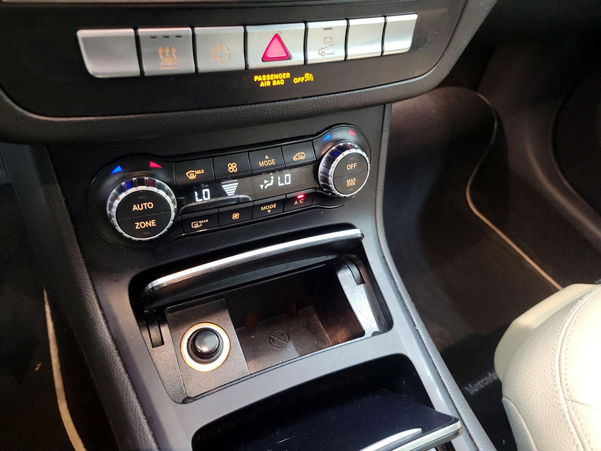 Thumbnail: 2015 Mercedes-Benz B-Class - 15