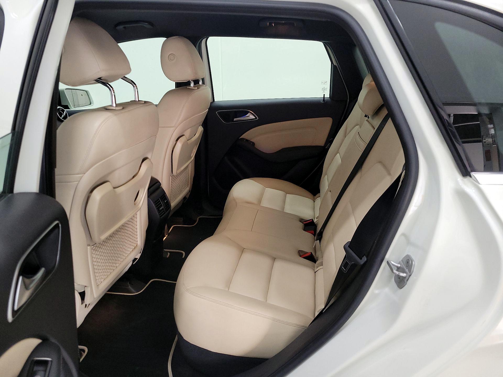 Thumbnail: 2015 Mercedes-Benz B-Class - 18