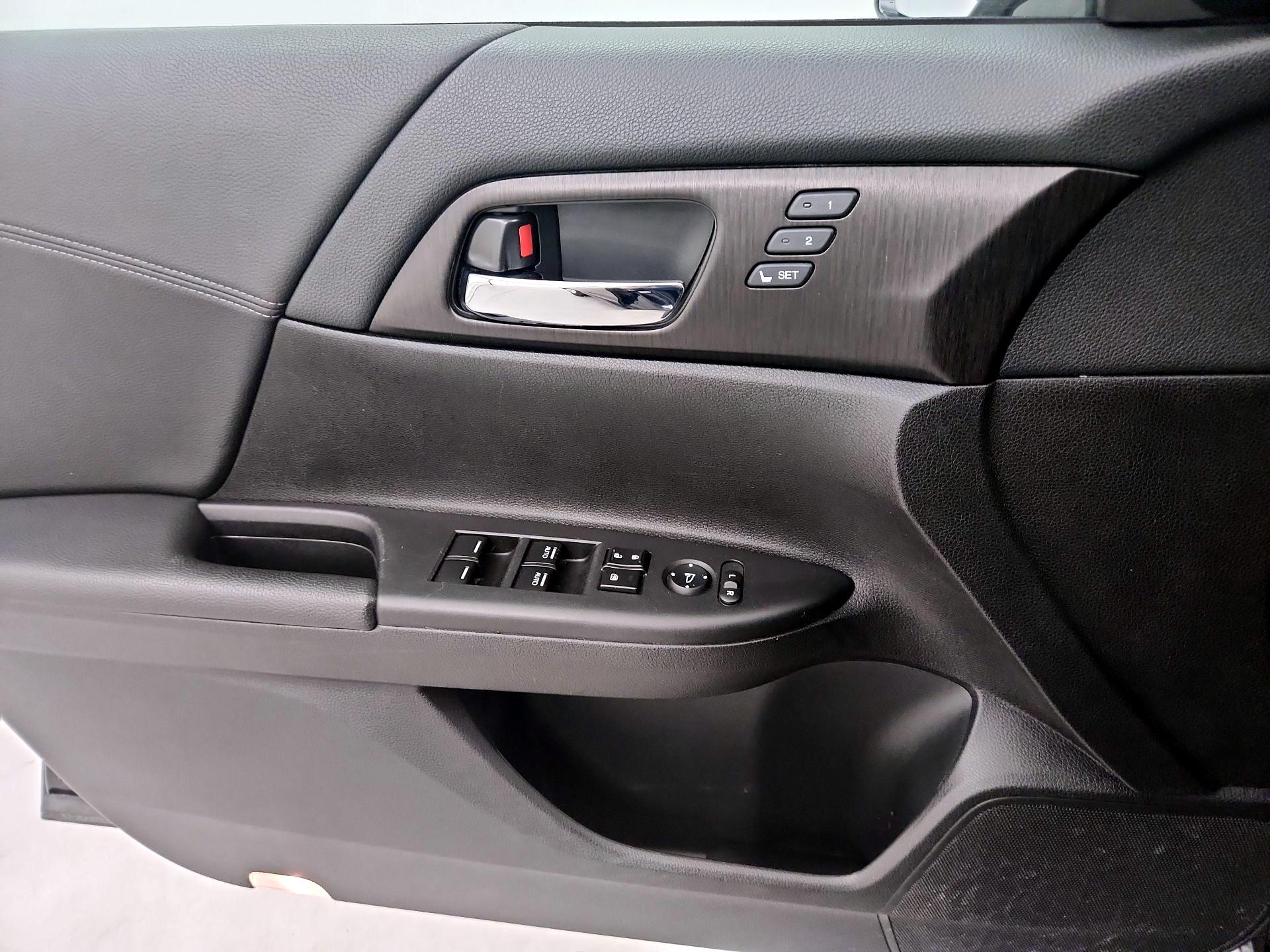 Thumbnail: 2013 Honda Accord - 12