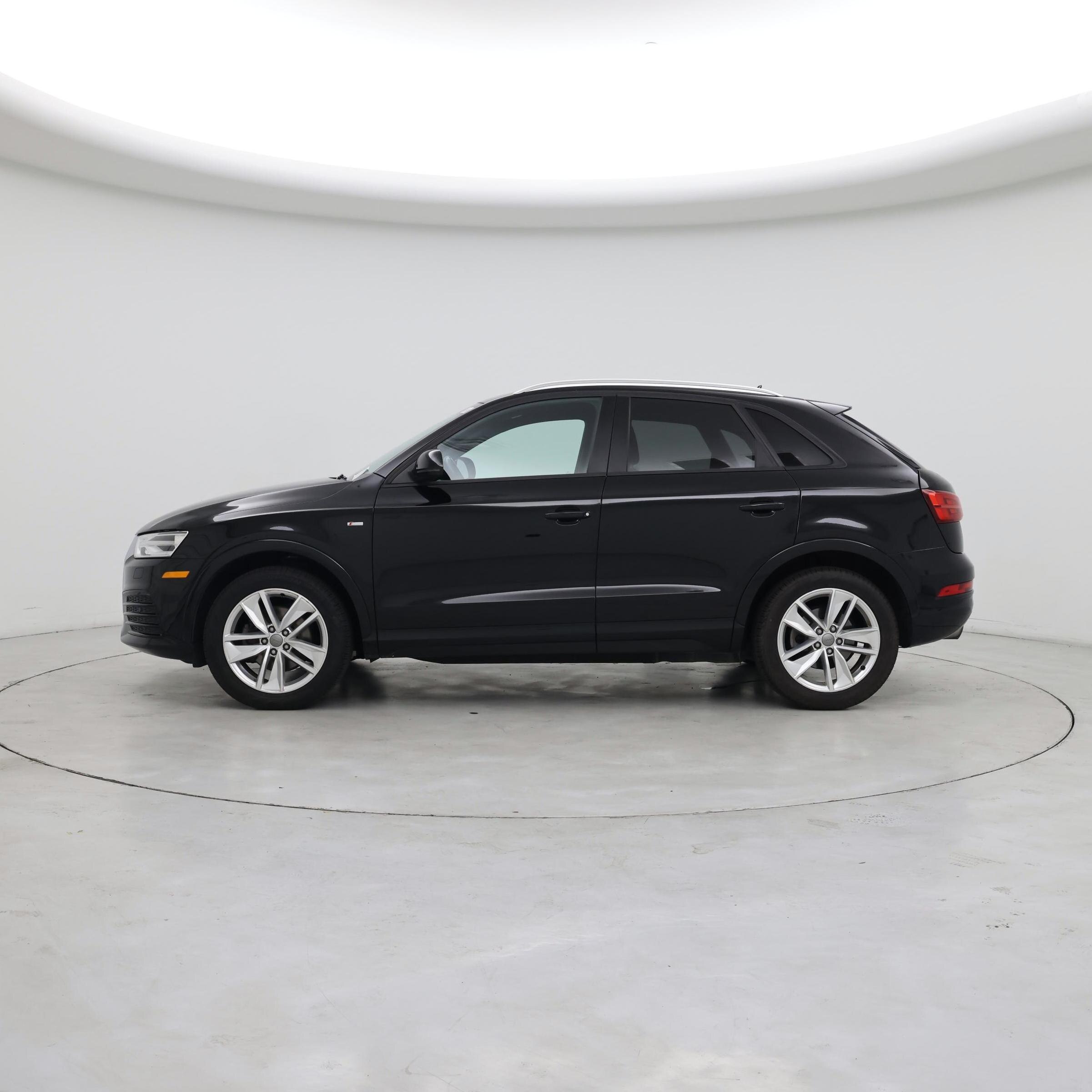 Thumbnail: 2018 Audi Q3 - 3
