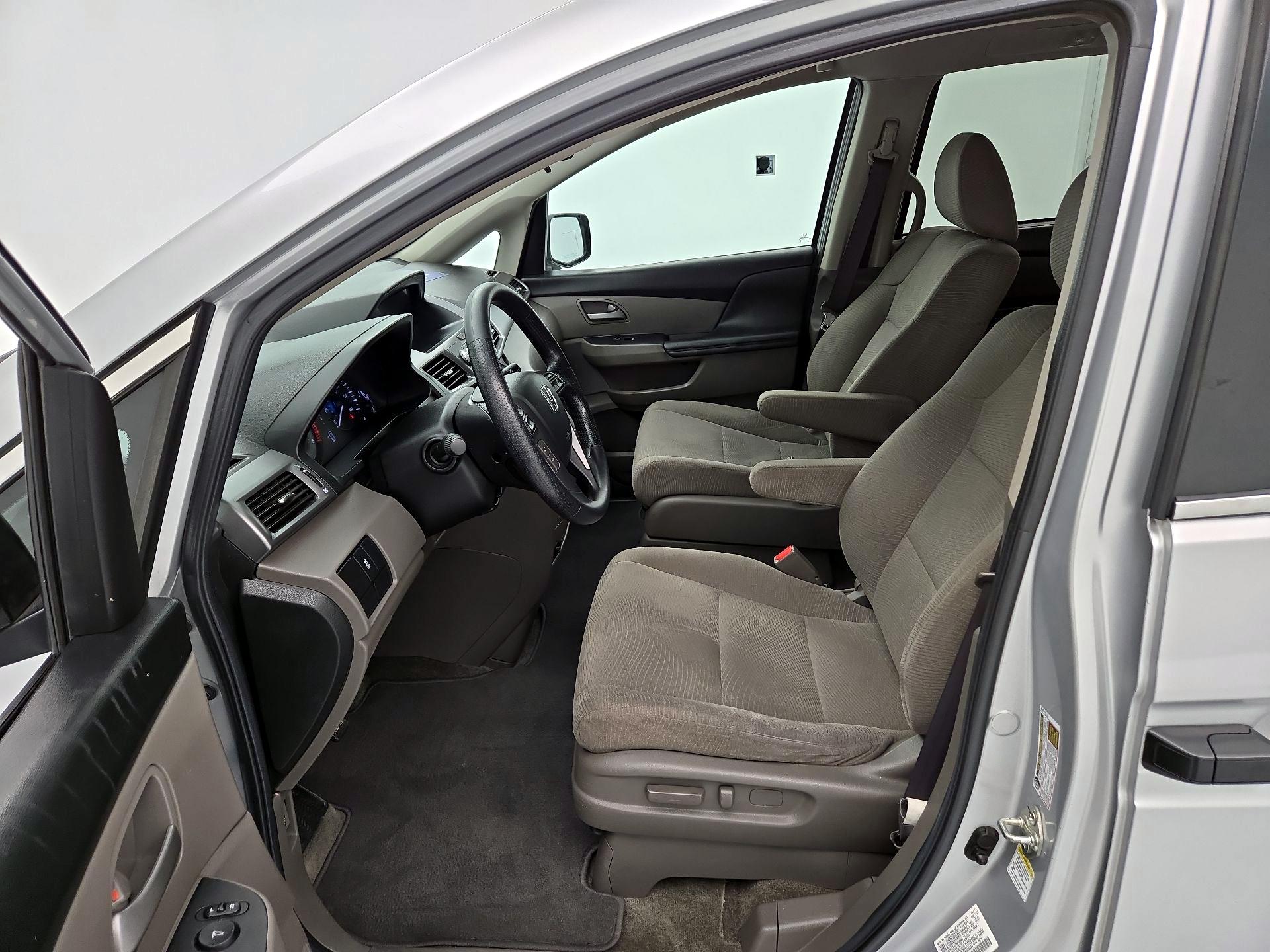 Thumbnail: 2013 Honda Odyssey - 11