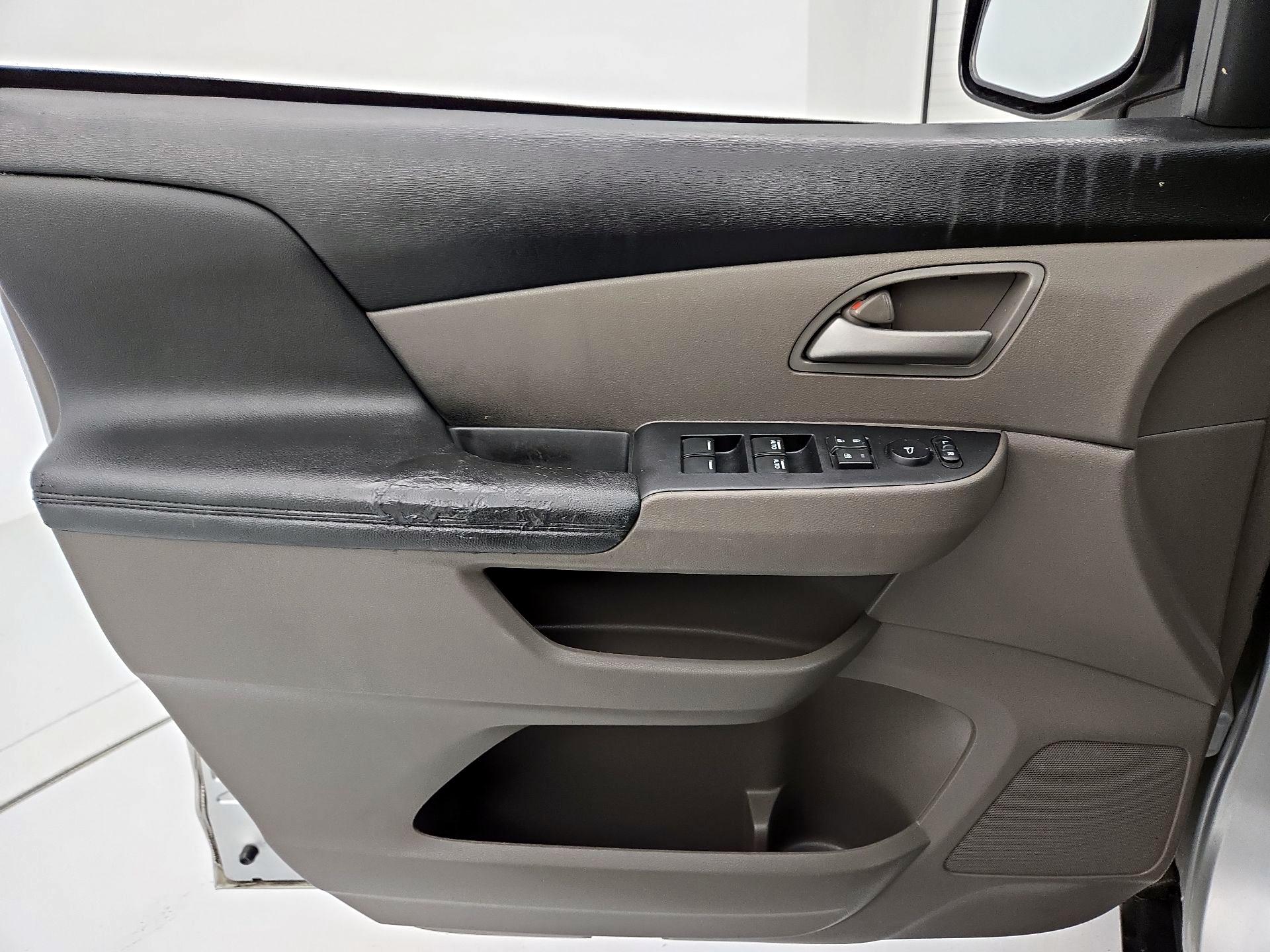 Thumbnail: 2013 Honda Odyssey - 12