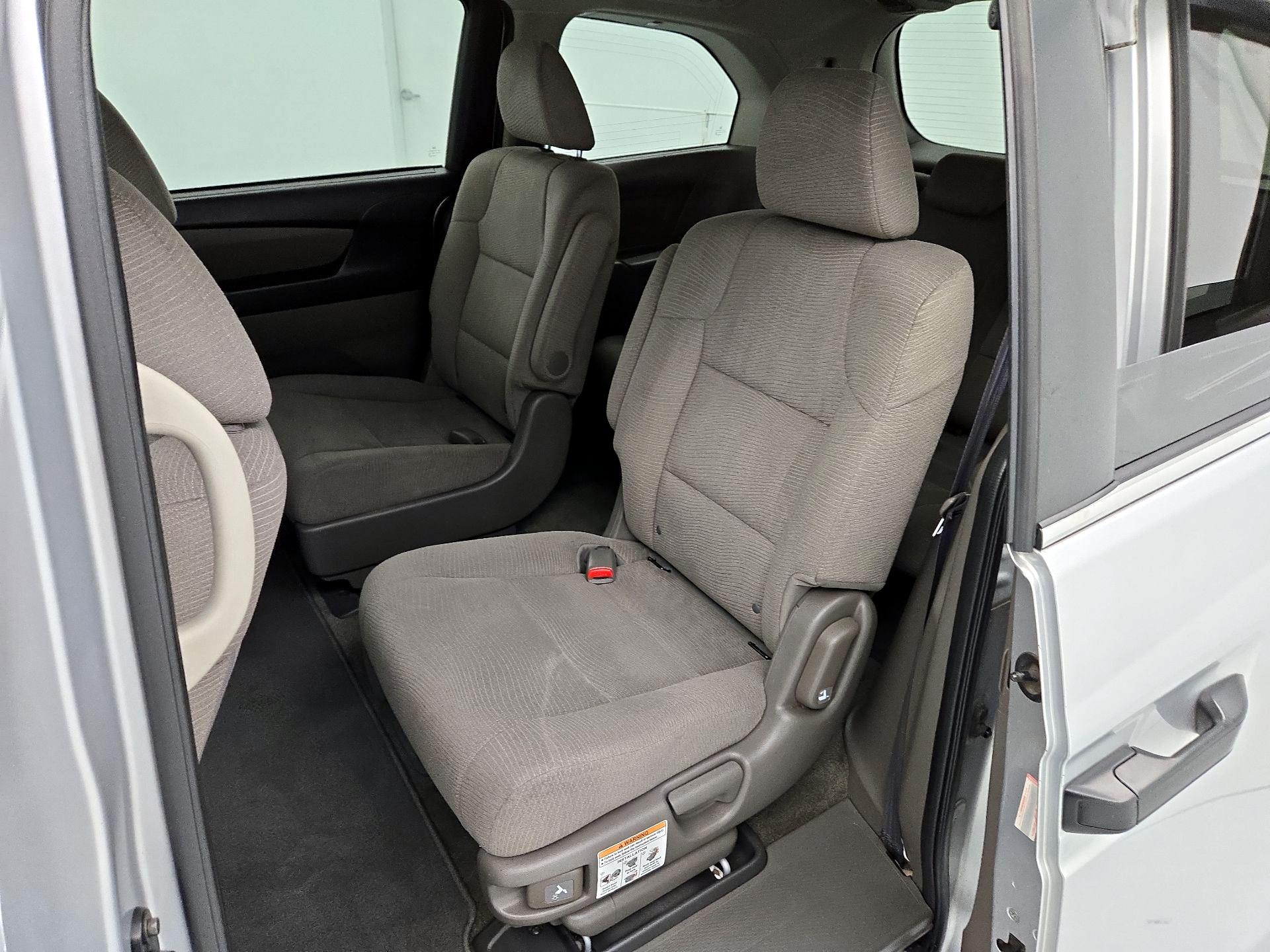 Thumbnail: 2013 Honda Odyssey - 19