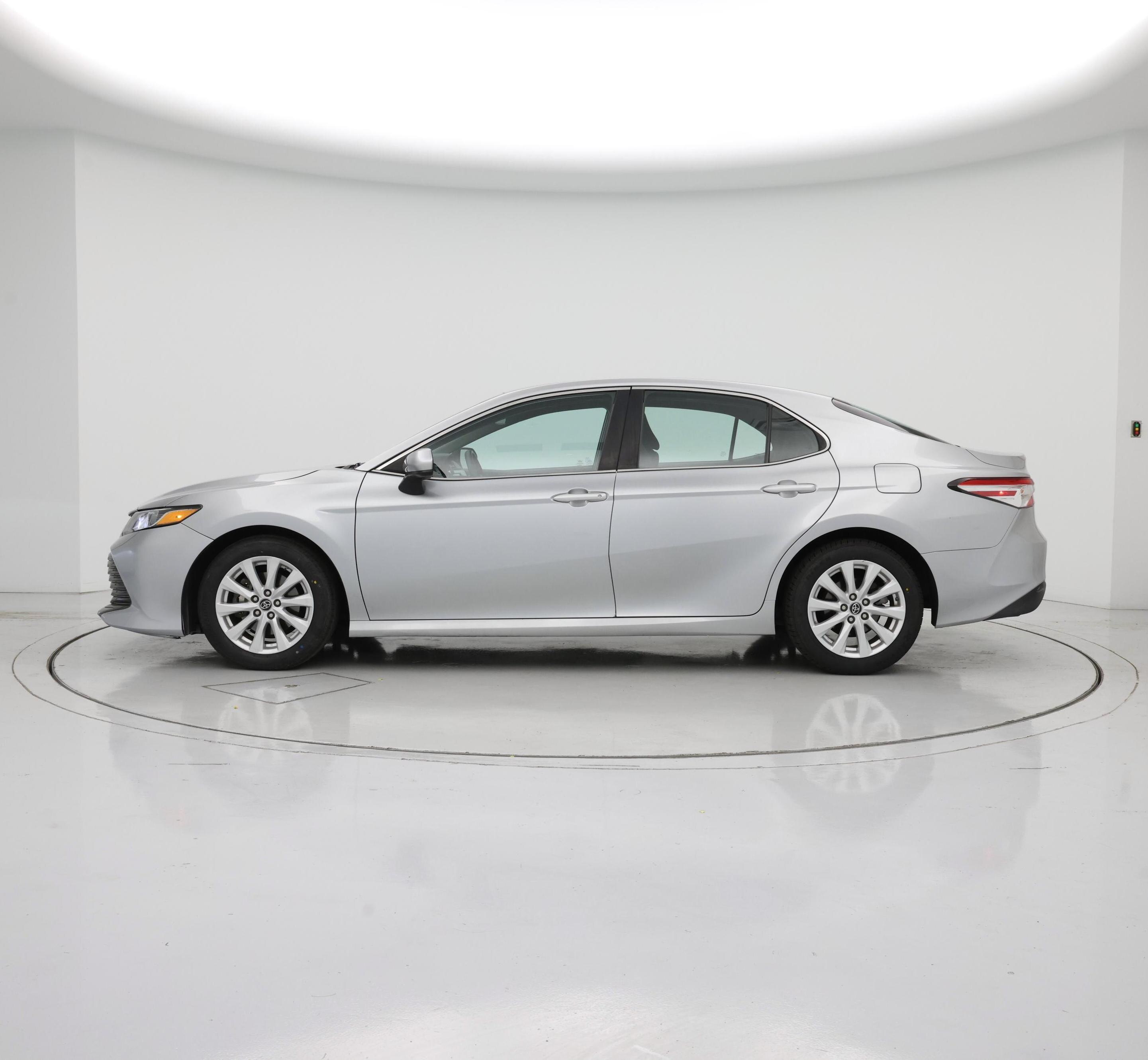 Thumbnail: 2018 Toyota Camry - 3