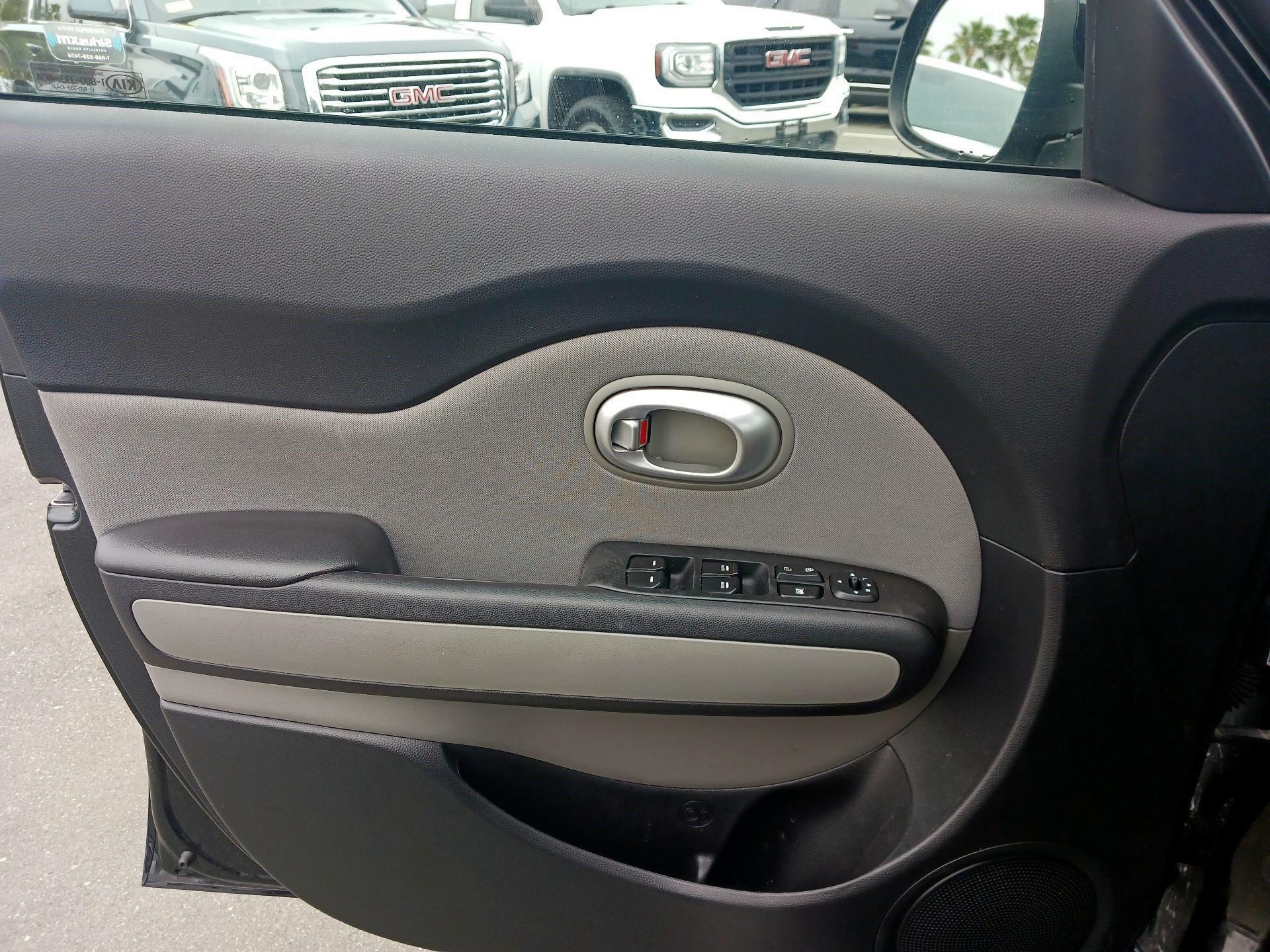Thumbnail: 2016 Kia Soul - 10