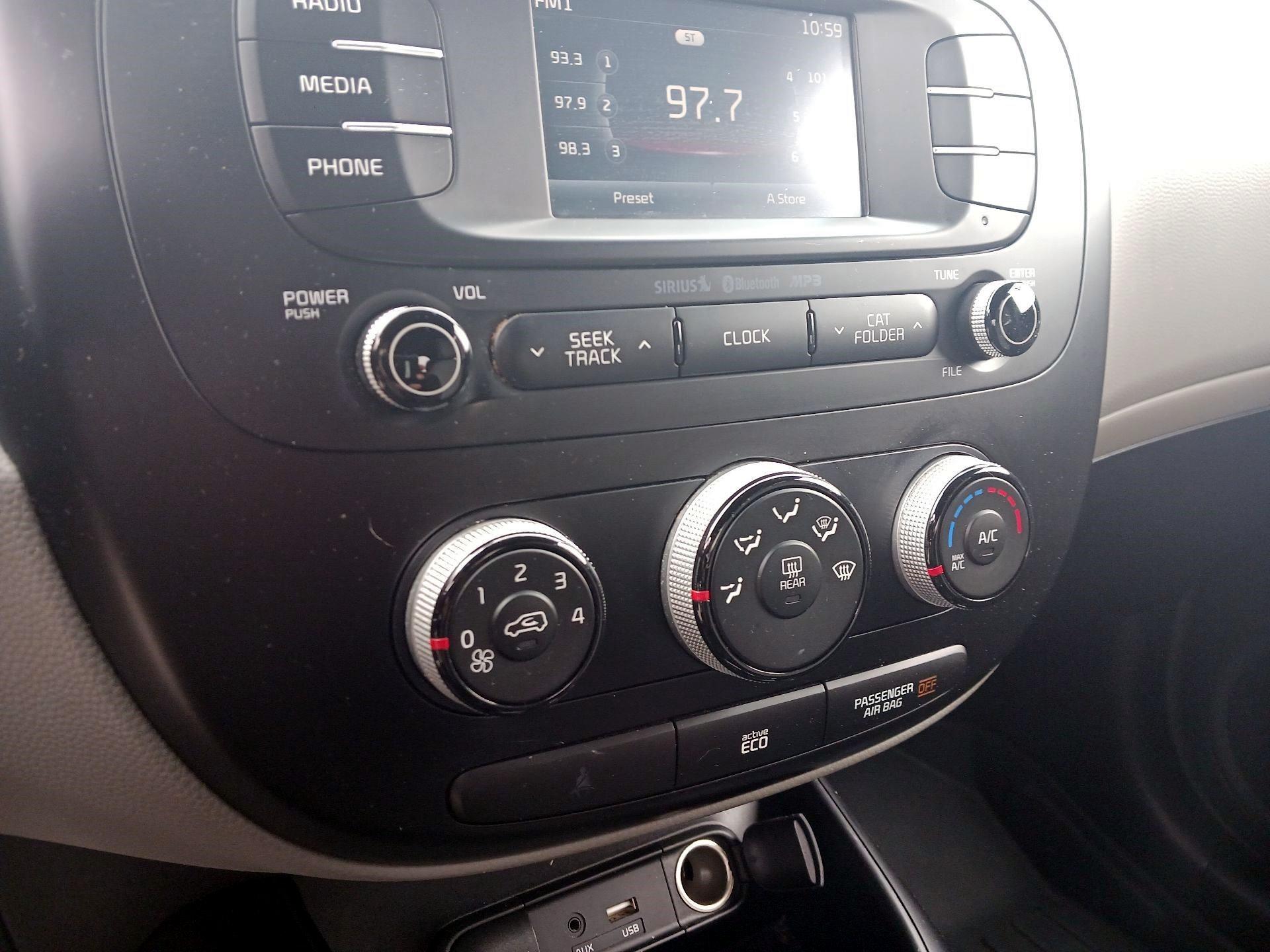 Thumbnail: 2016 Kia Soul - 14