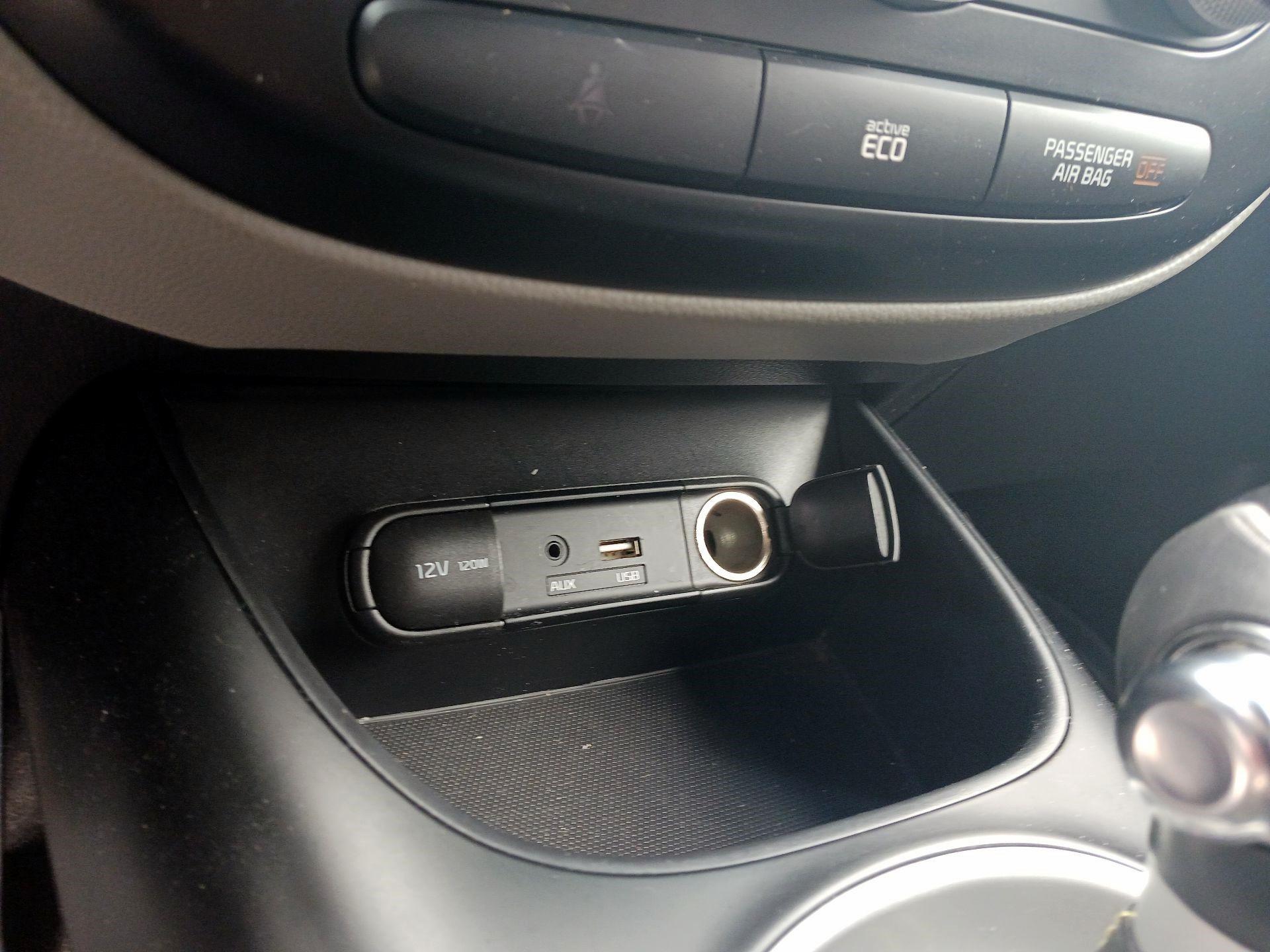 Thumbnail: 2016 Kia Soul - 16