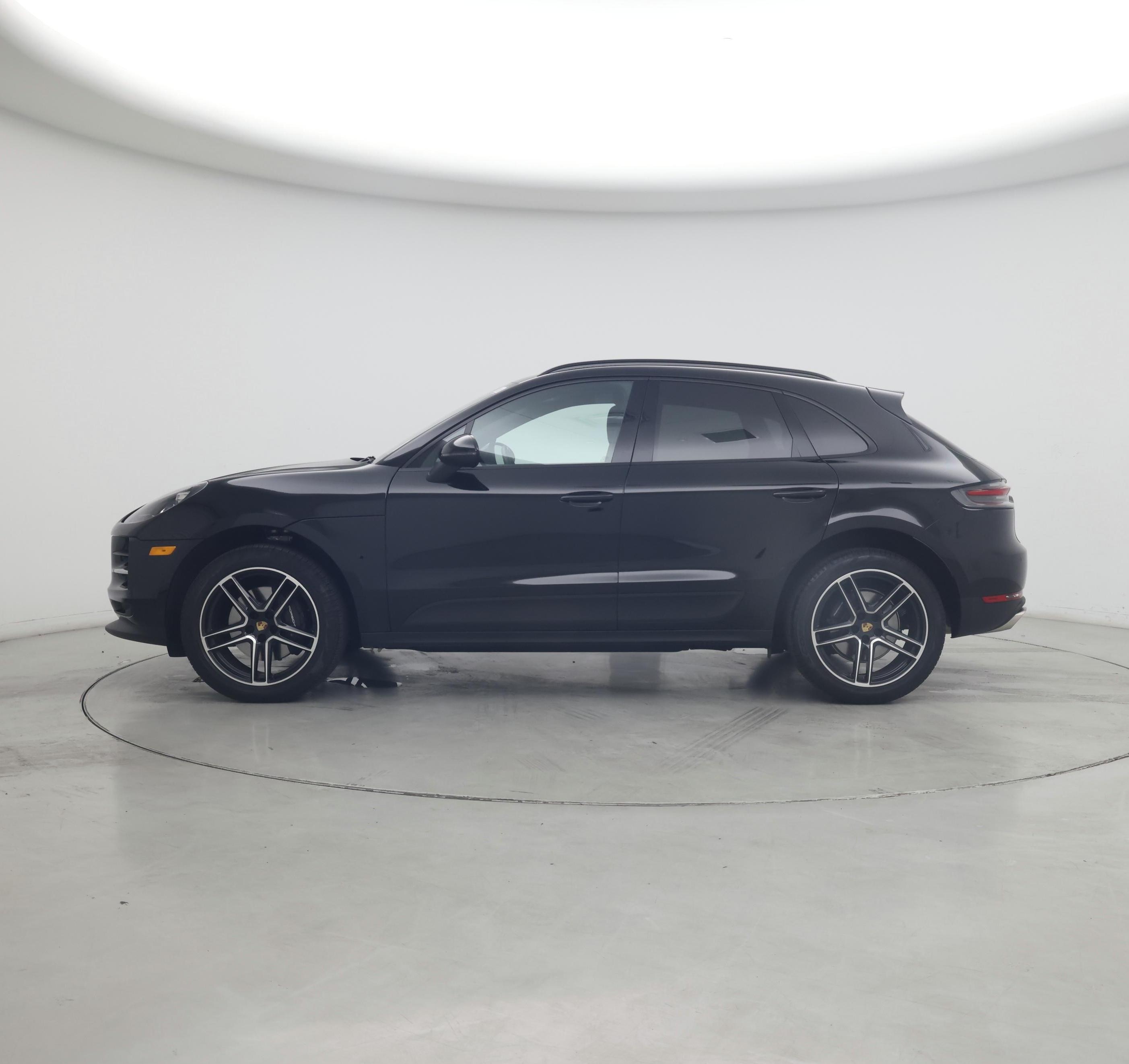 Thumbnail: 2021 Porsche Macan - 3