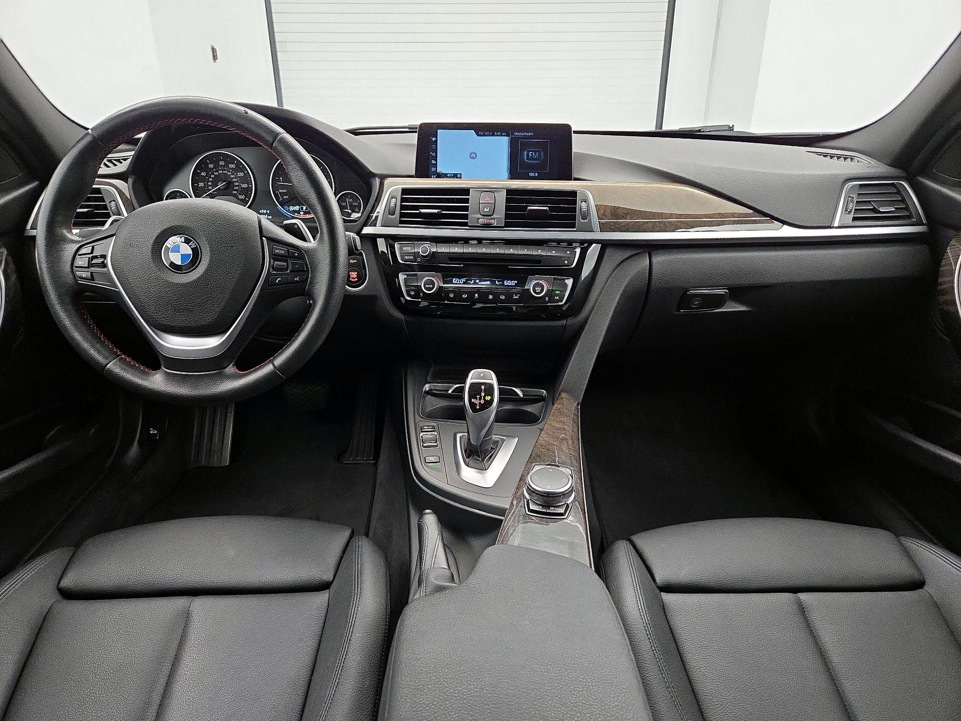 Thumbnail: 2017 BMW 3 Series - 9