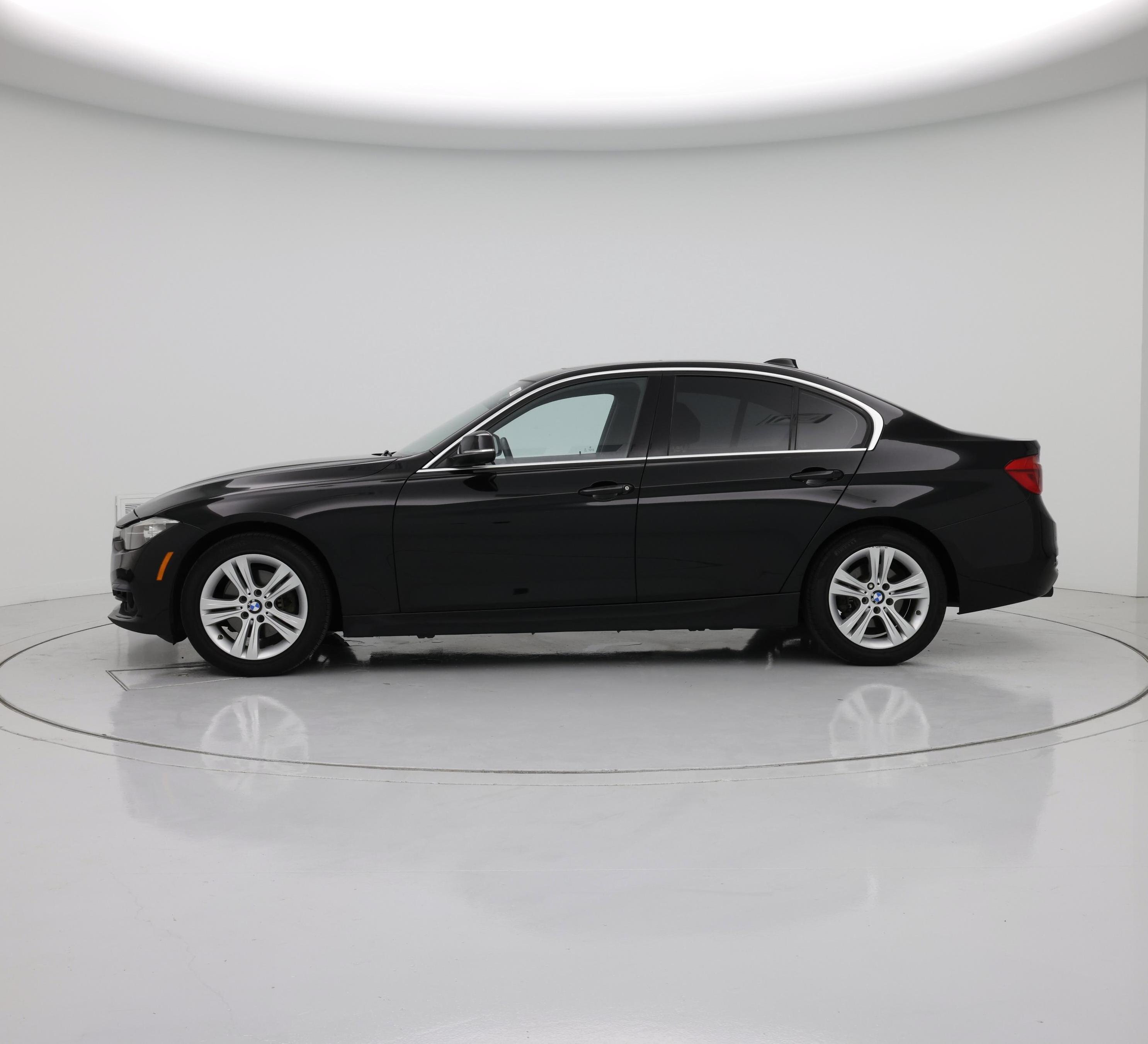 Thumbnail: 2017 BMW 3 Series - 3