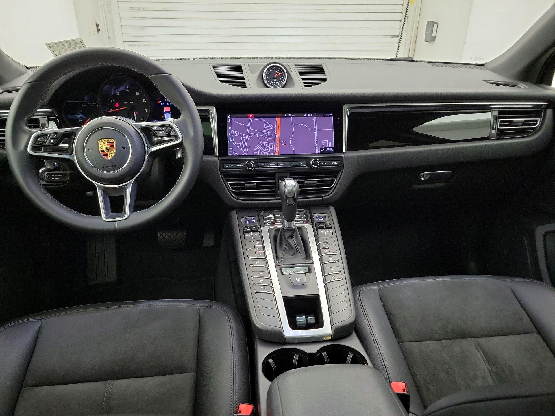 Thumbnail: 2021 Porsche Macan - 9