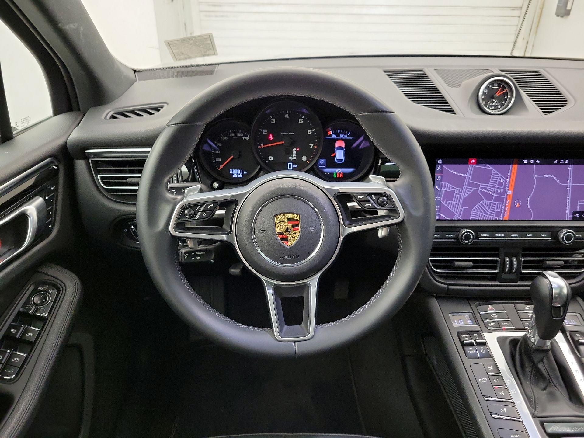 Thumbnail: 2021 Porsche Macan - 10