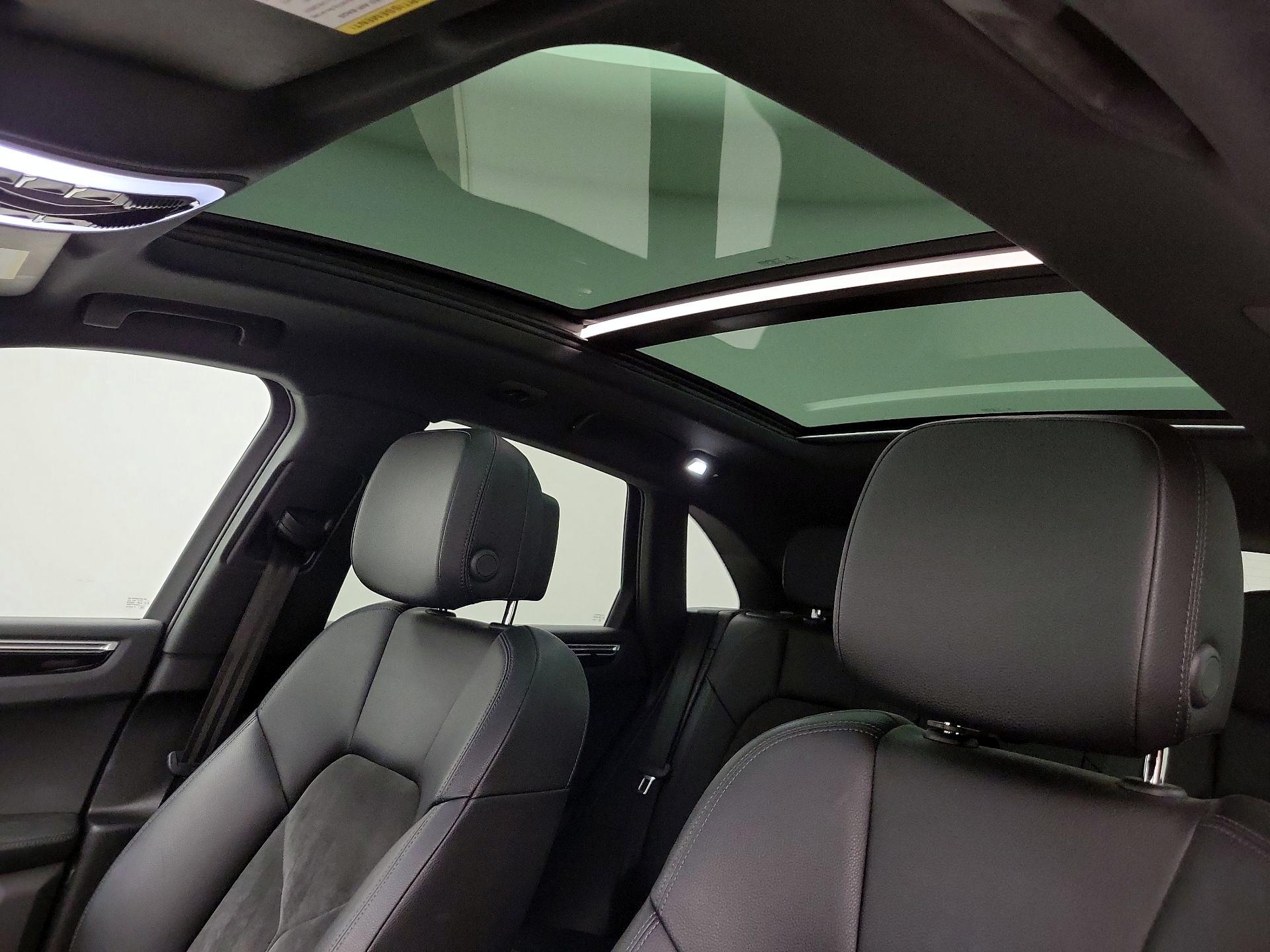 Thumbnail: 2021 Porsche Macan - 20
