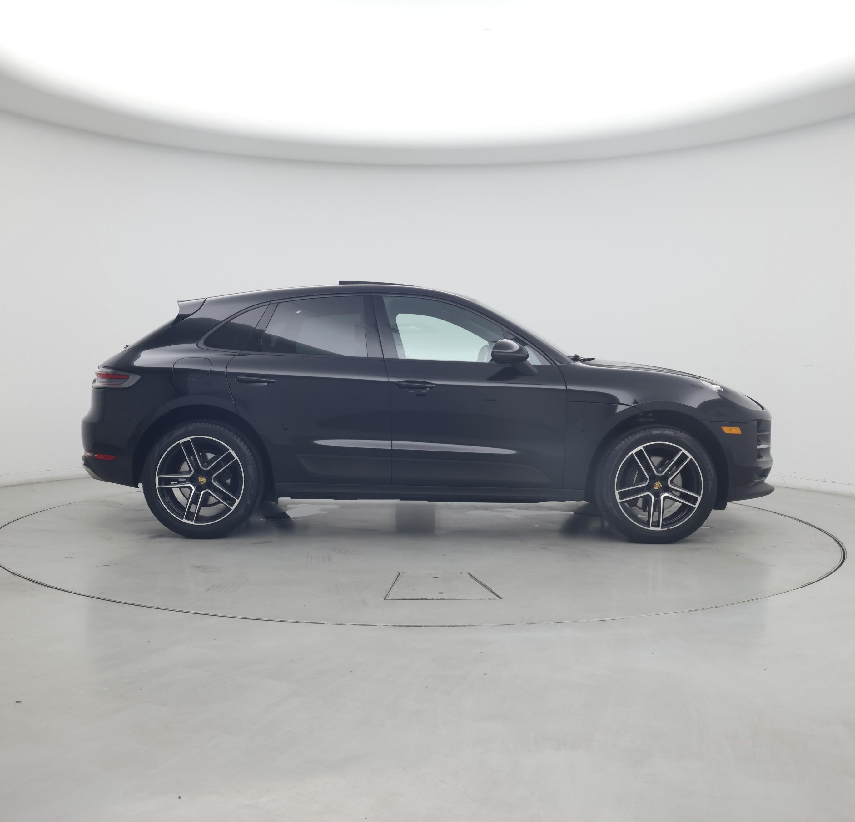 Thumbnail: 2021 Porsche Macan - 7