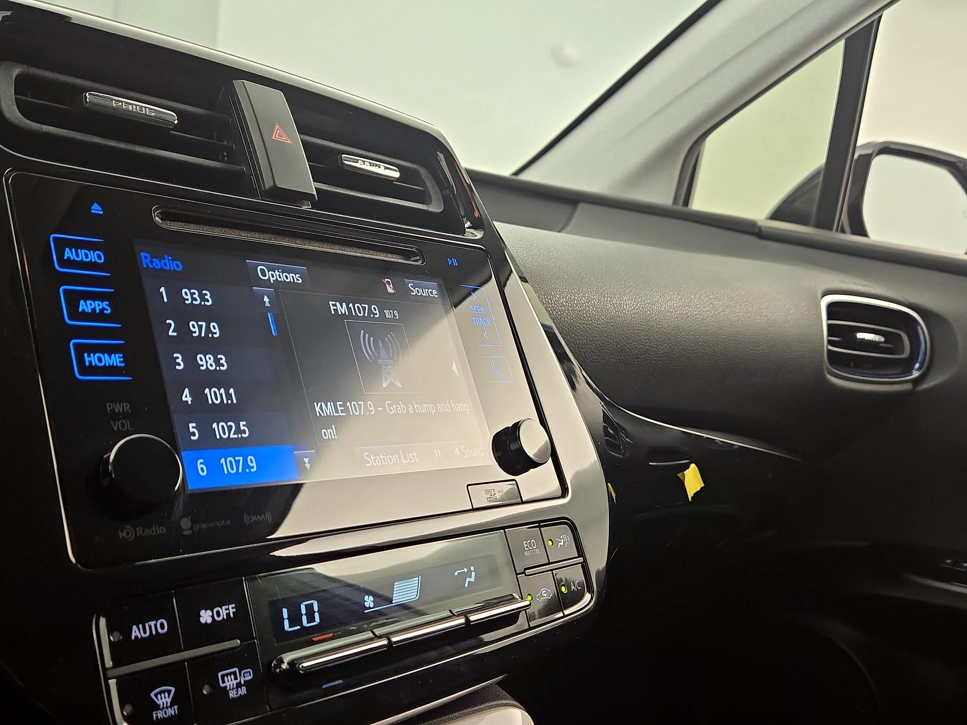 Thumbnail: 2017 Toyota Prius - 15
