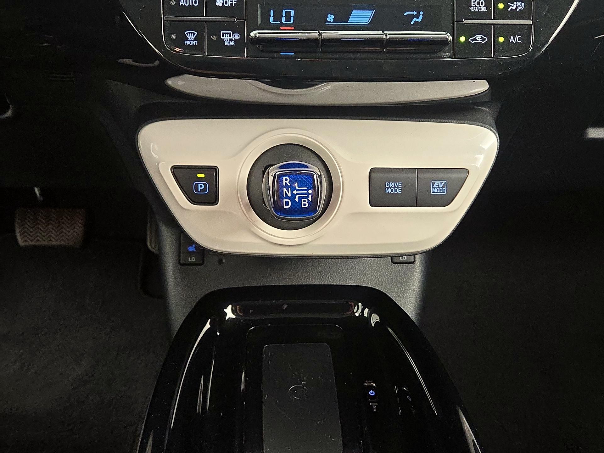 Thumbnail: 2017 Toyota Prius - 17