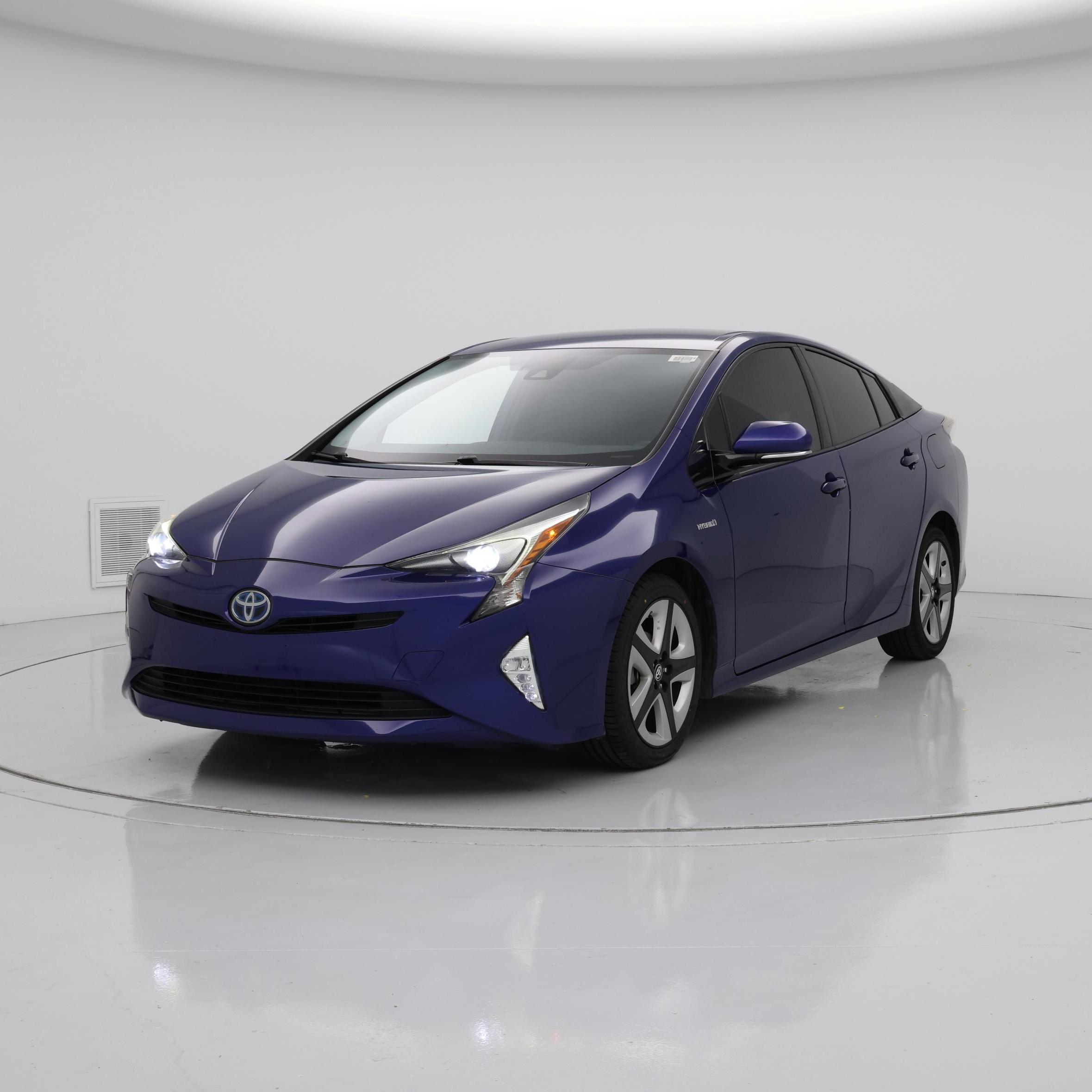 Thumbnail: 2017 Toyota Prius - 4