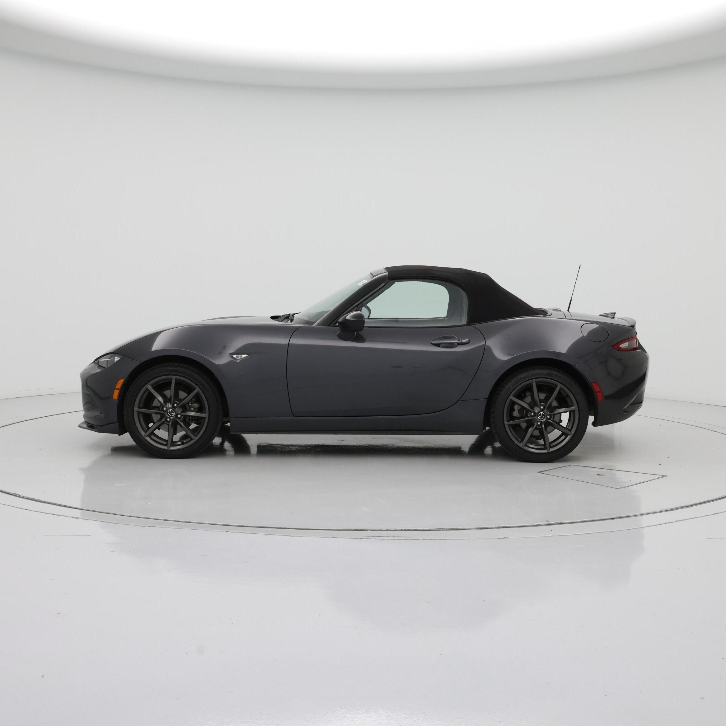 Thumbnail: 2017 Mazda MX-5 Miata - 3