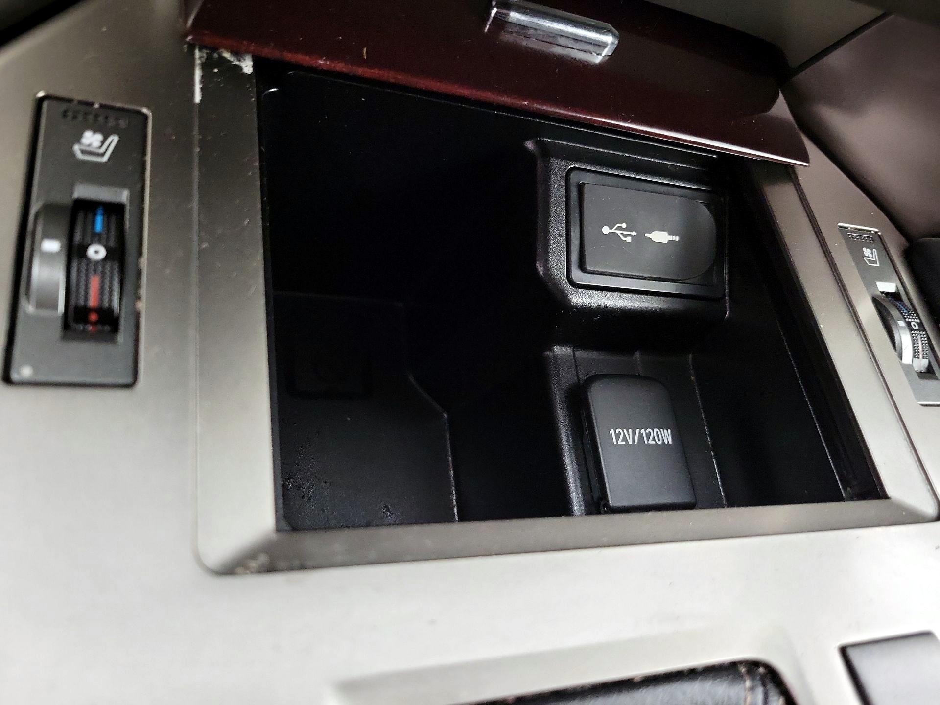 Thumbnail: 2019 Lexus GX - 19