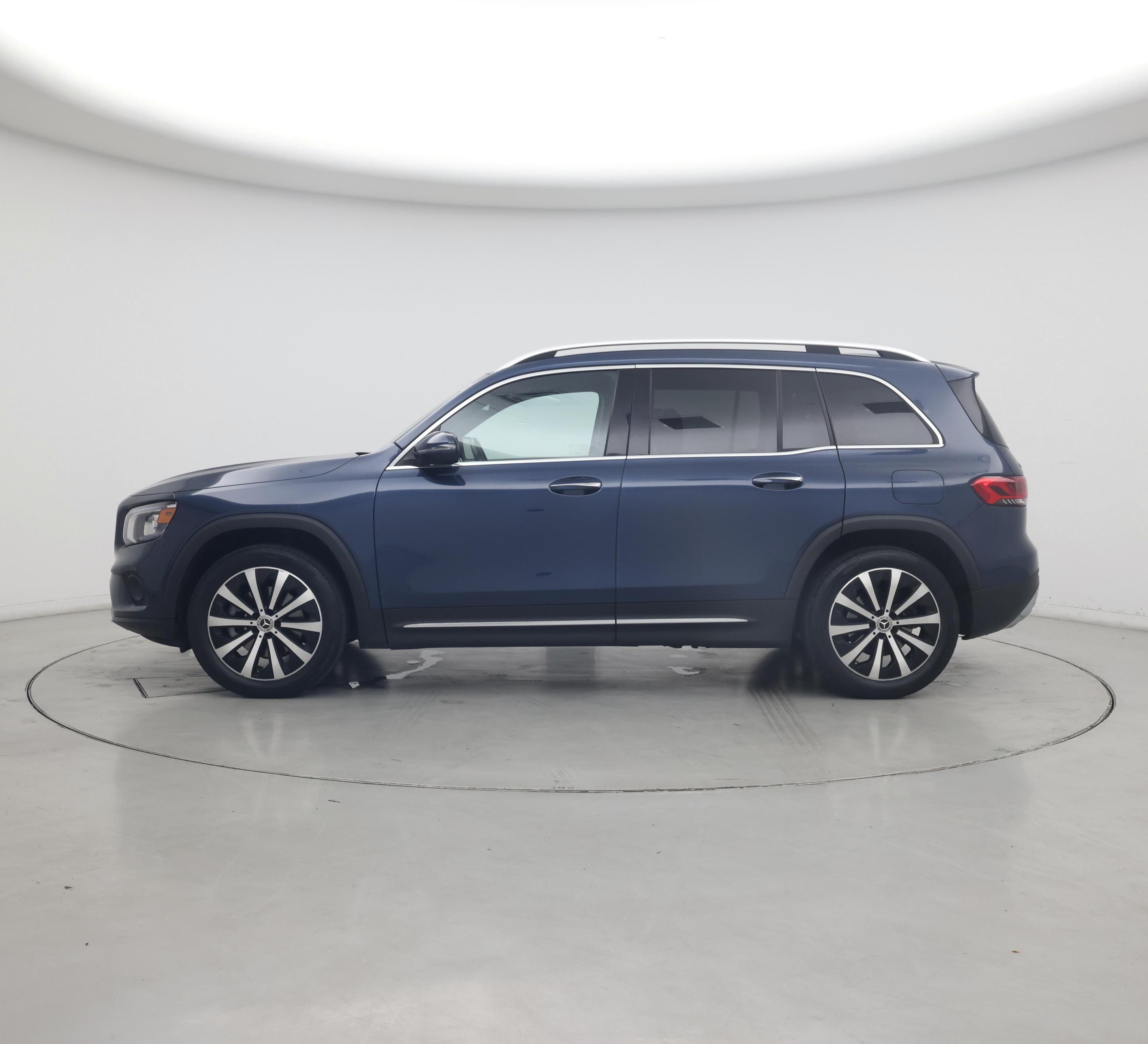 Thumbnail: 2022 Mercedes-Benz GLB - 3