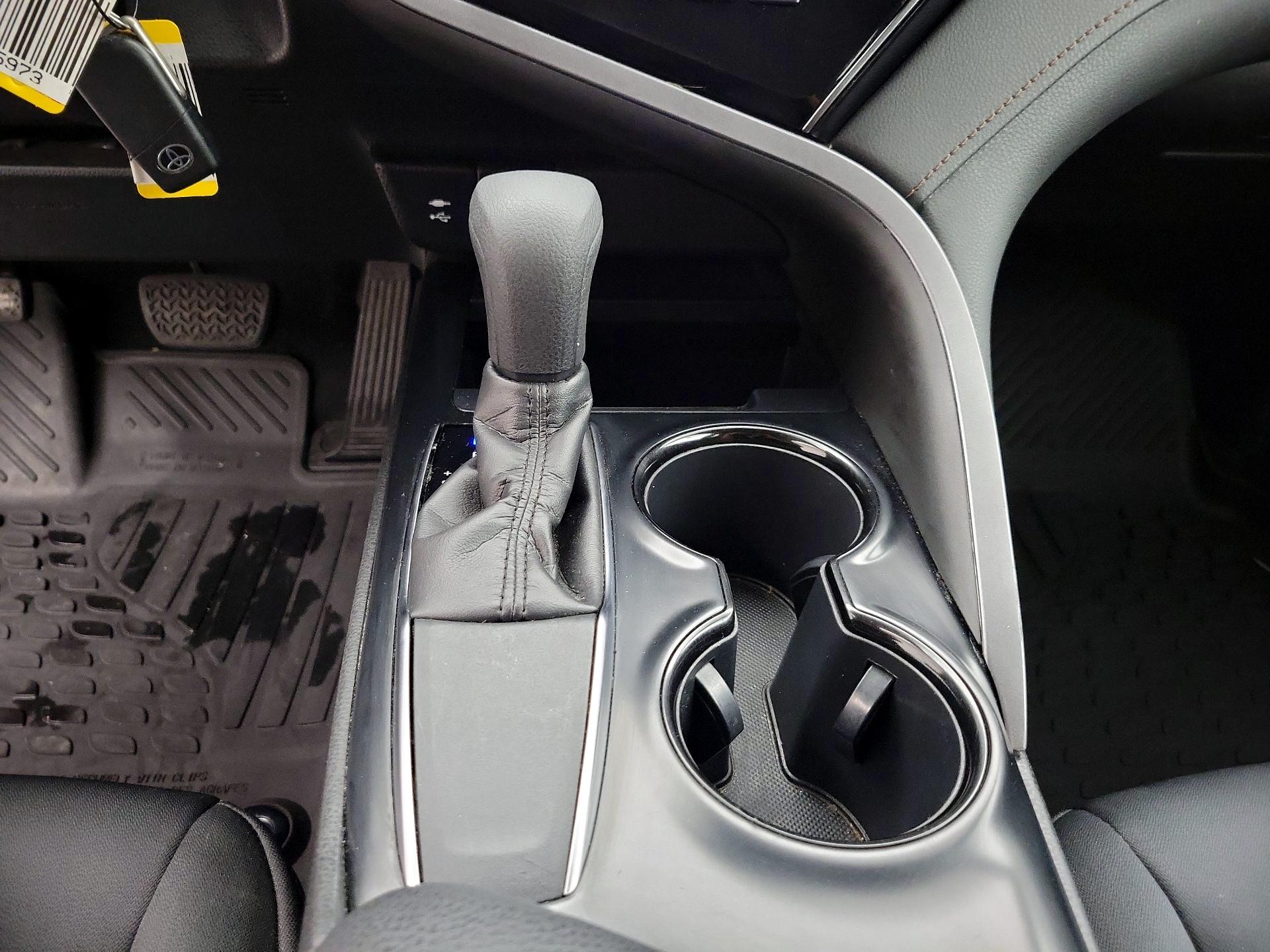 Thumbnail: 2019 Toyota Camry - 17
