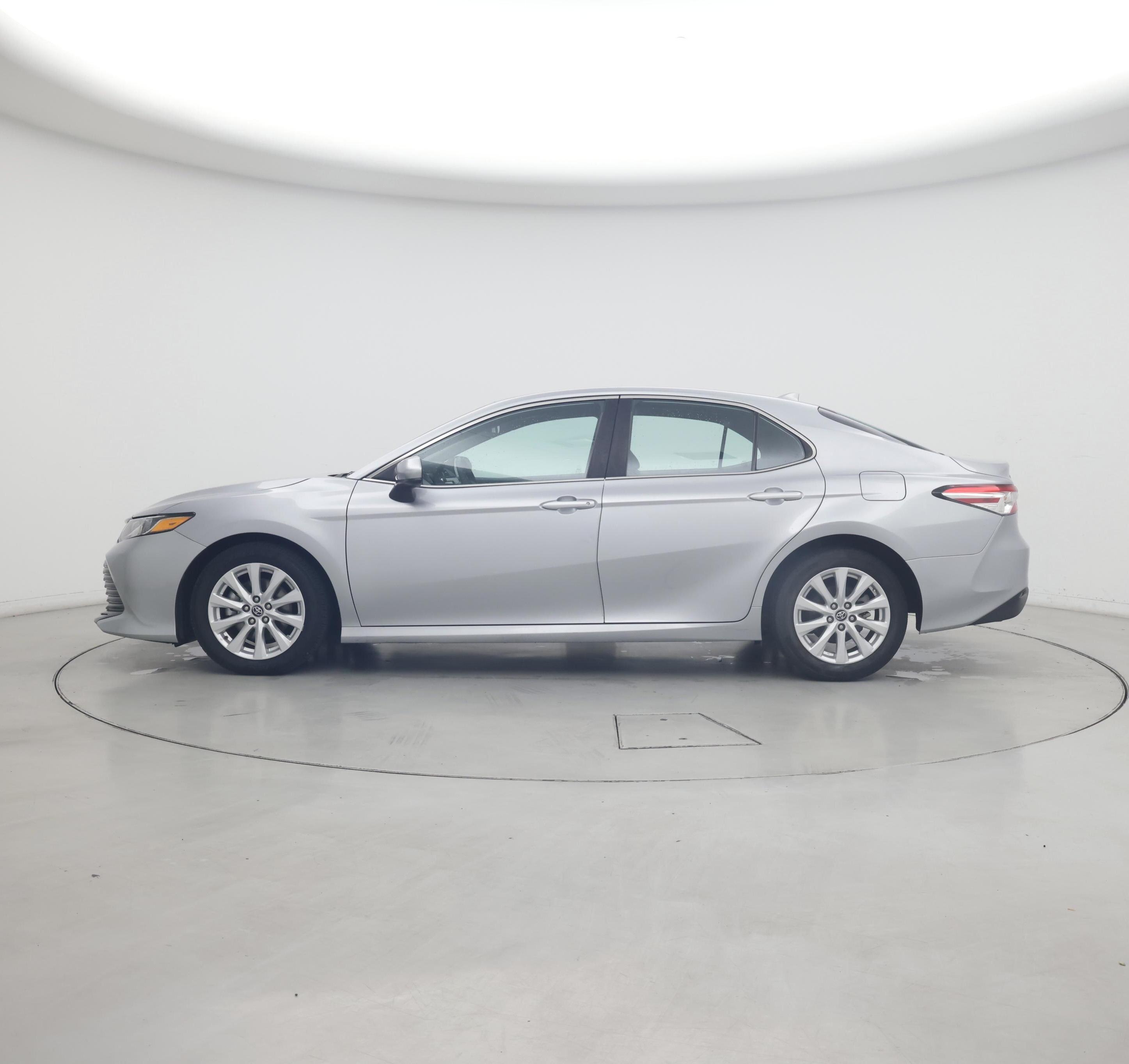 Thumbnail: 2019 Toyota Camry - 3