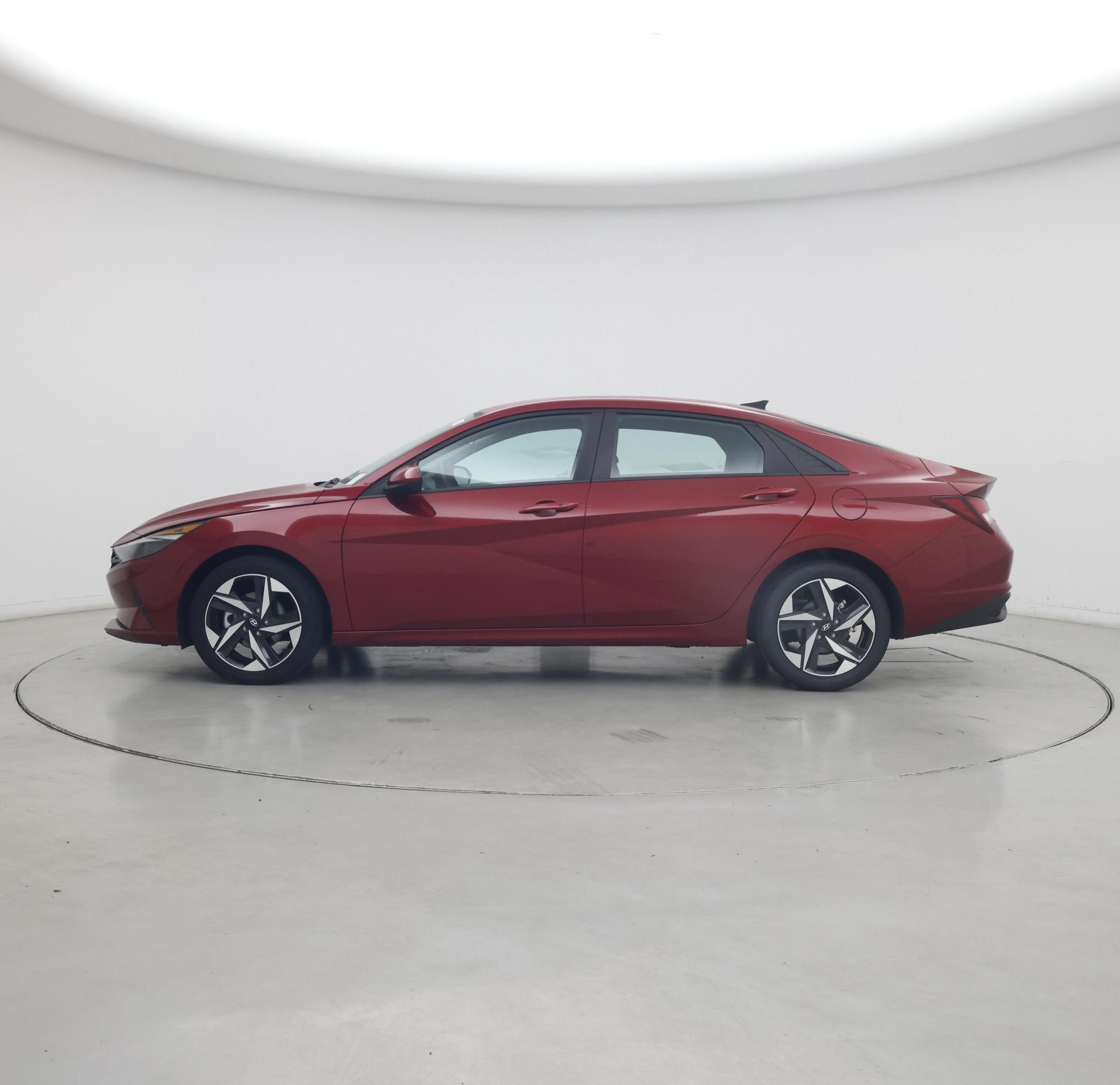 Thumbnail: 2023 Hyundai Elantra - 3