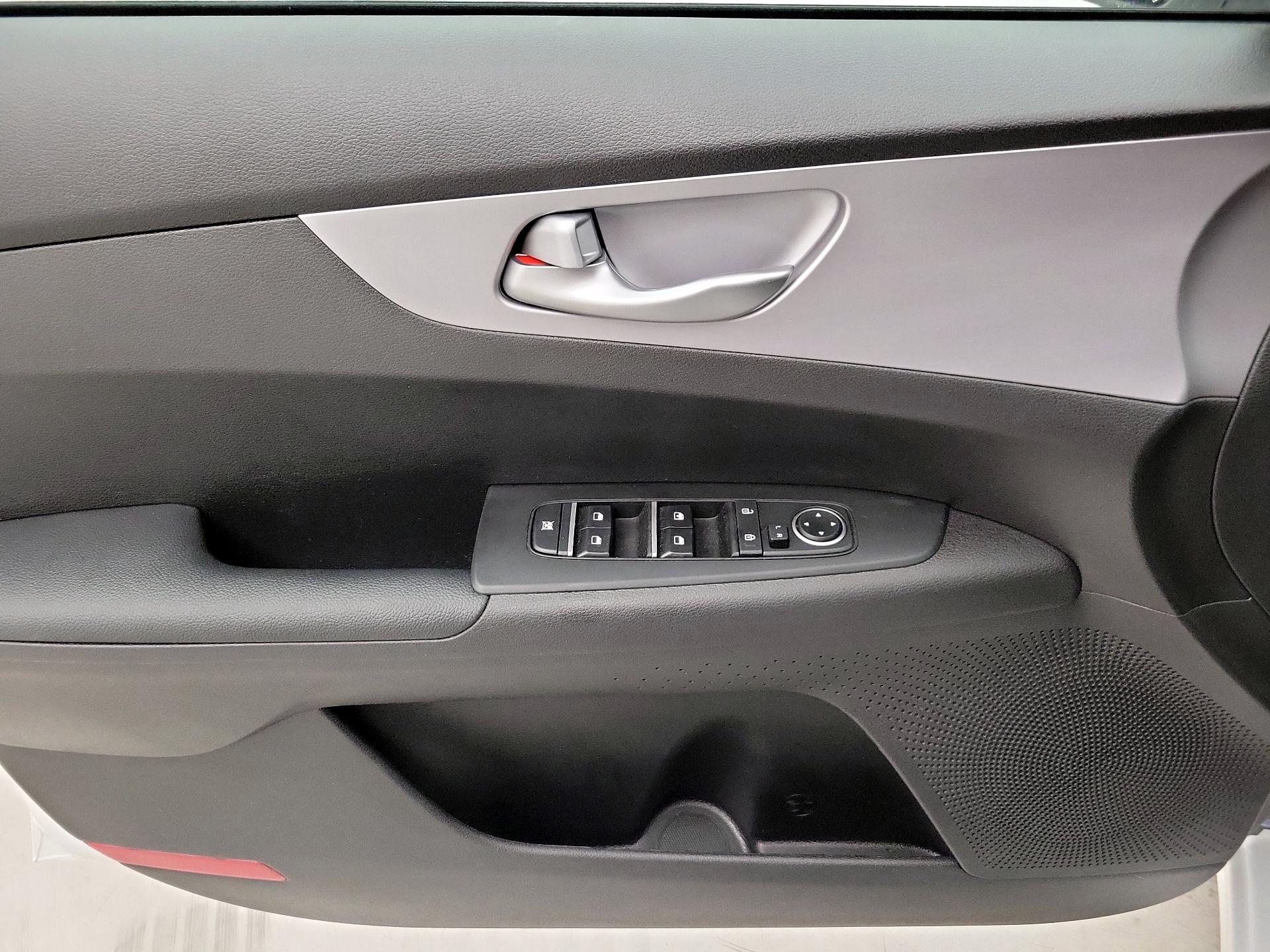 Thumbnail: 2023 Kia Forte - 12