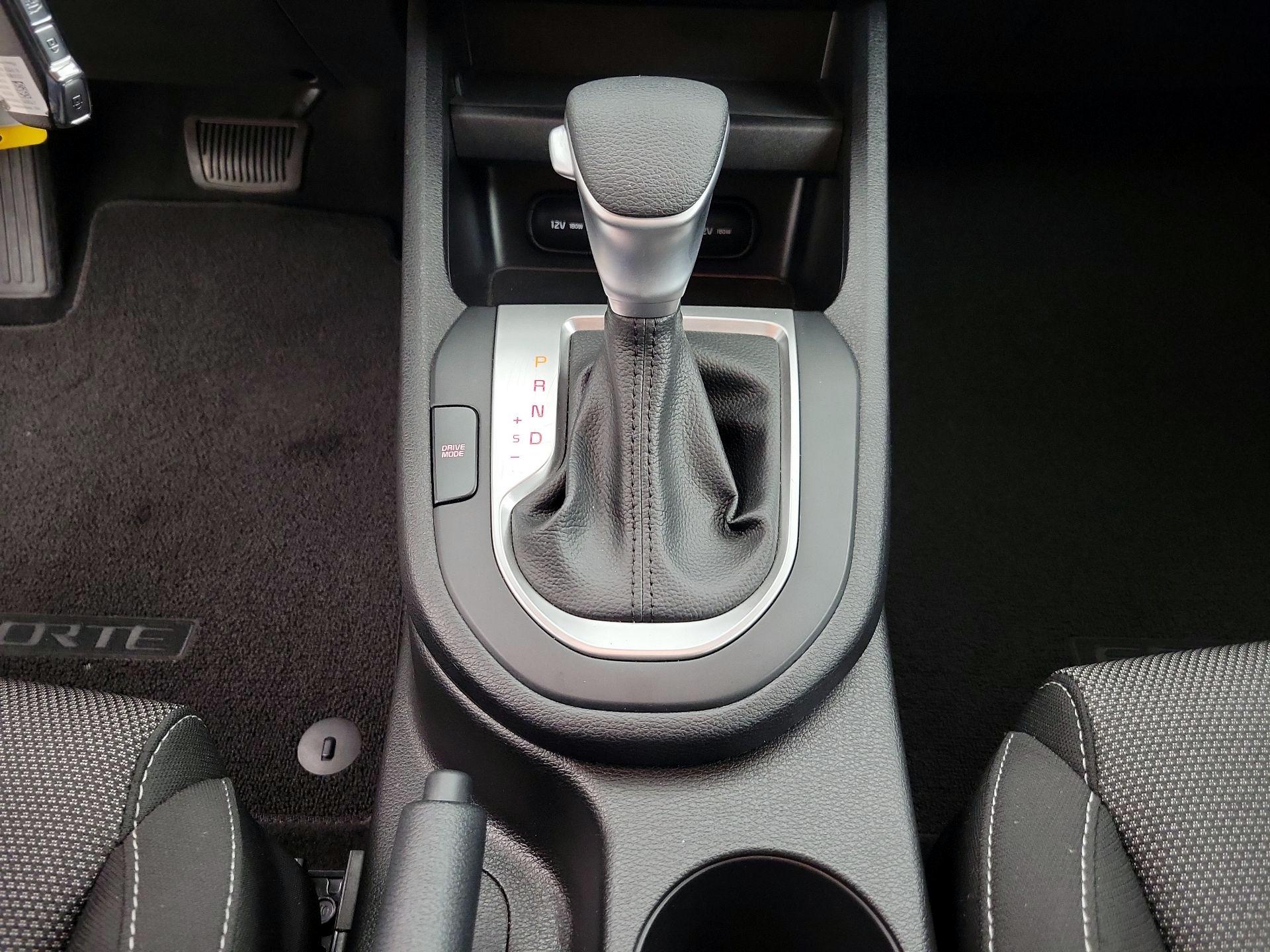 Thumbnail: 2023 Kia Forte - 17