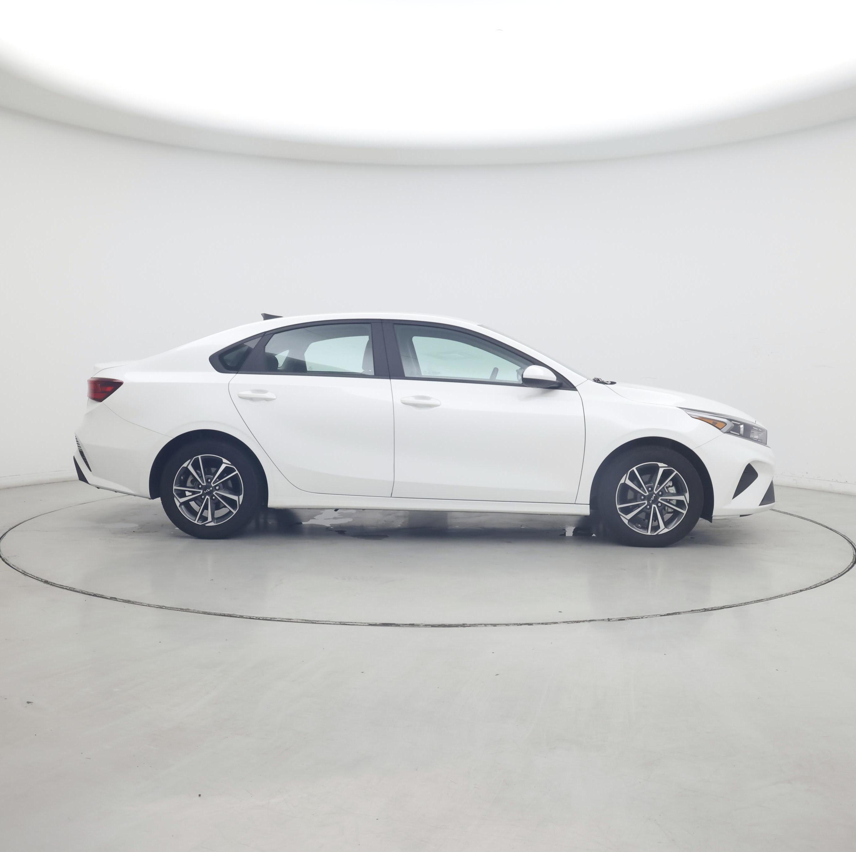 Thumbnail: 2023 Kia Forte - 7