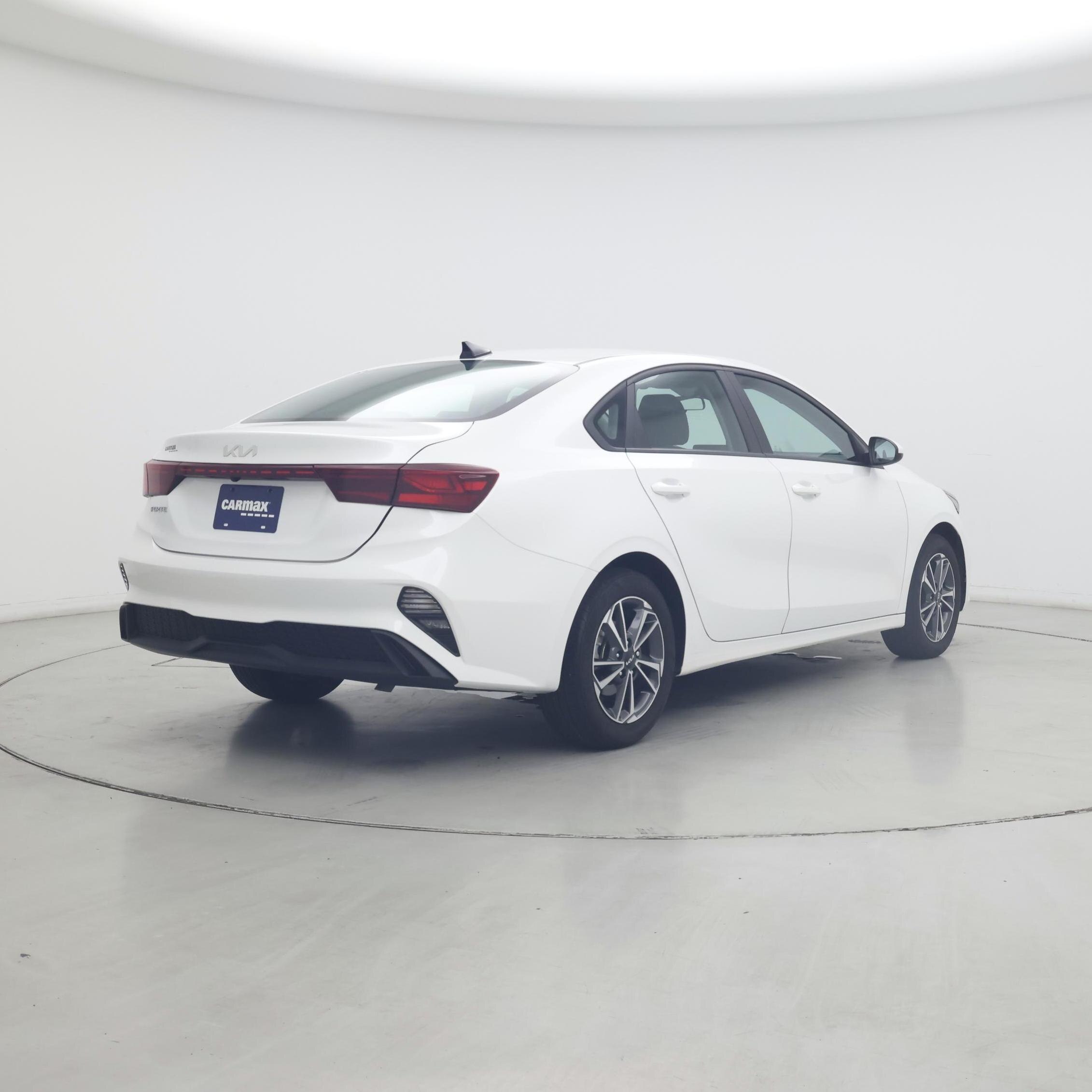 Thumbnail: 2023 Kia Forte - 8