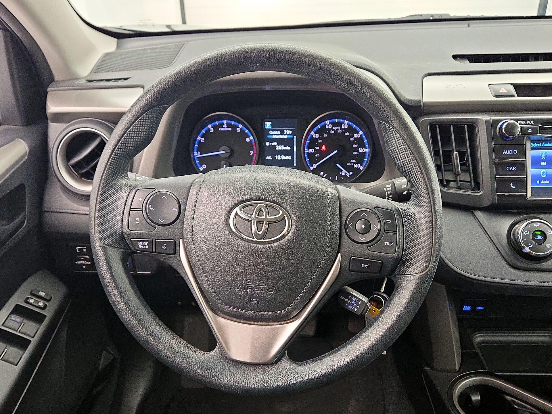 Thumbnail: 2017 Toyota RAV4 - 10